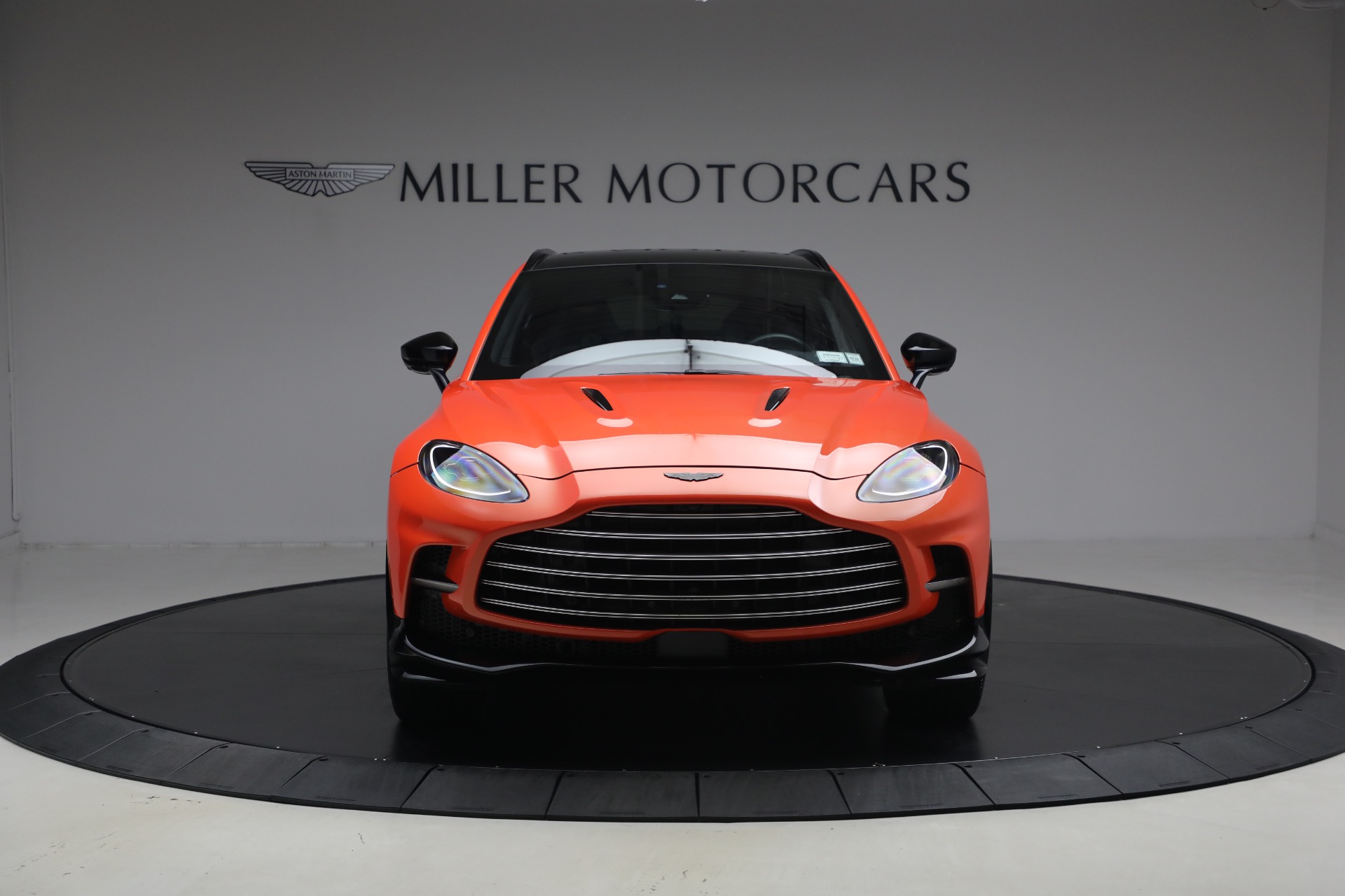 Used-2023-Aston-Martin-DBX-707