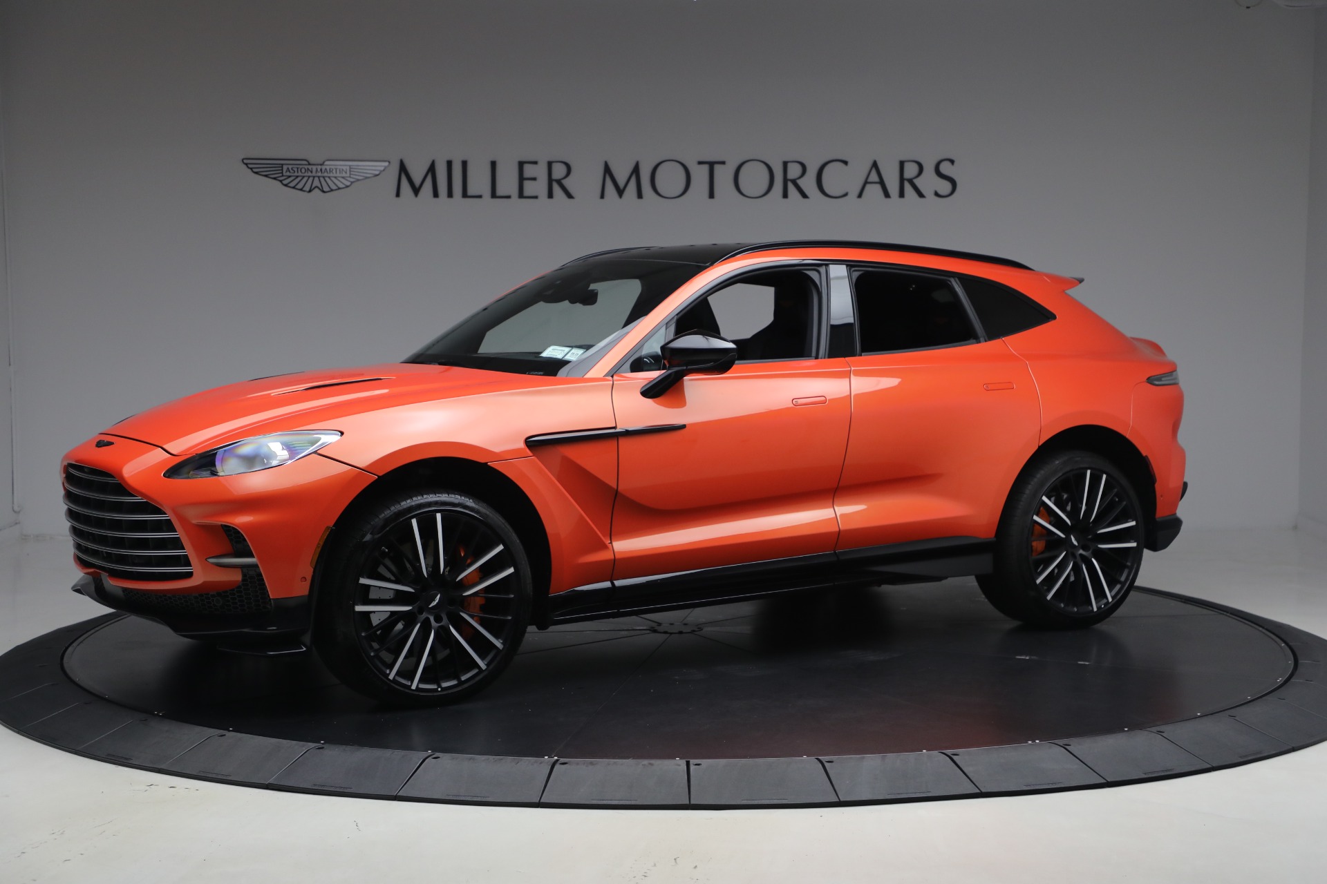 Used-2023-Aston-Martin-DBX-707