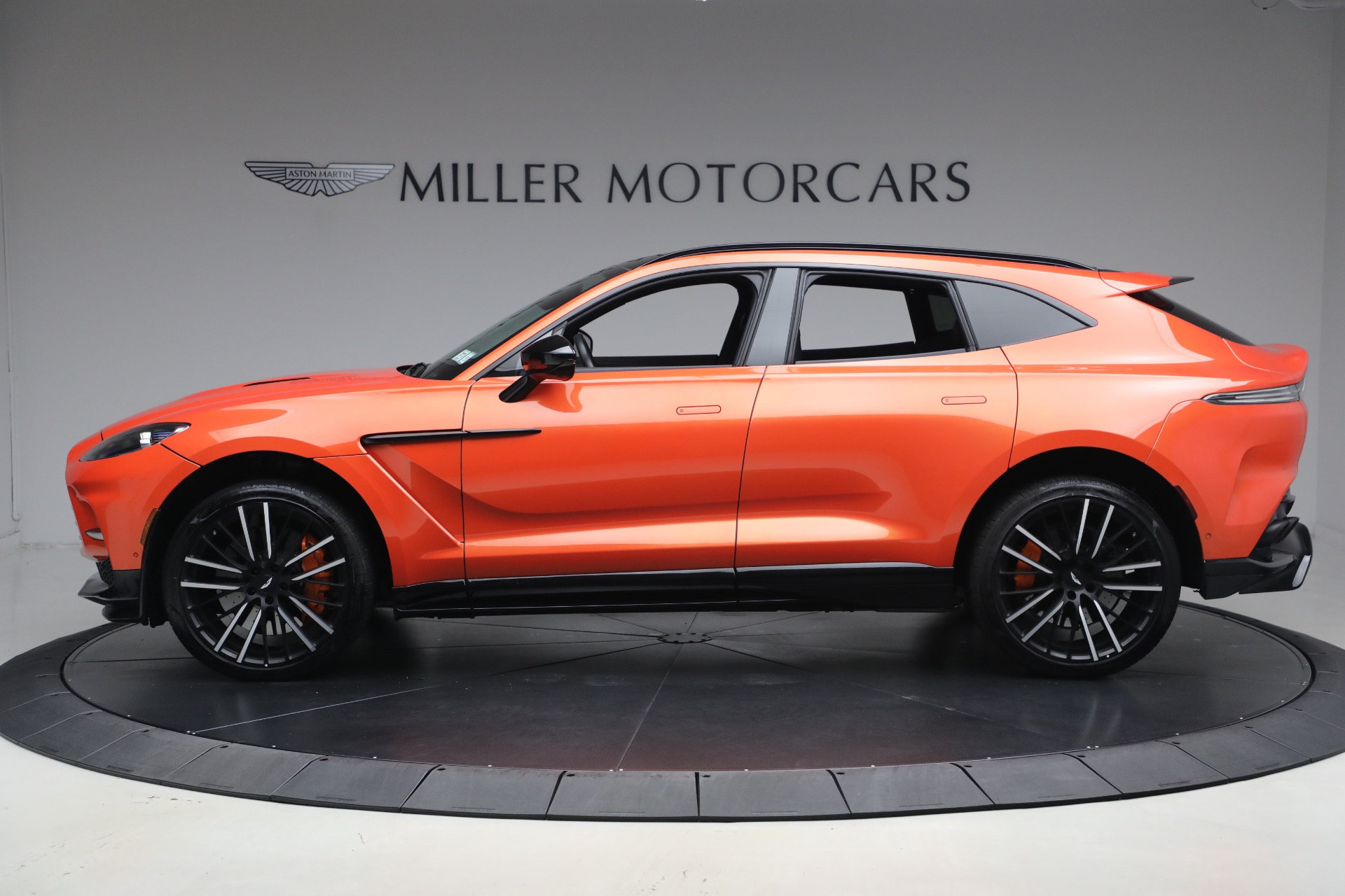 Used-2023-Aston-Martin-DBX-707