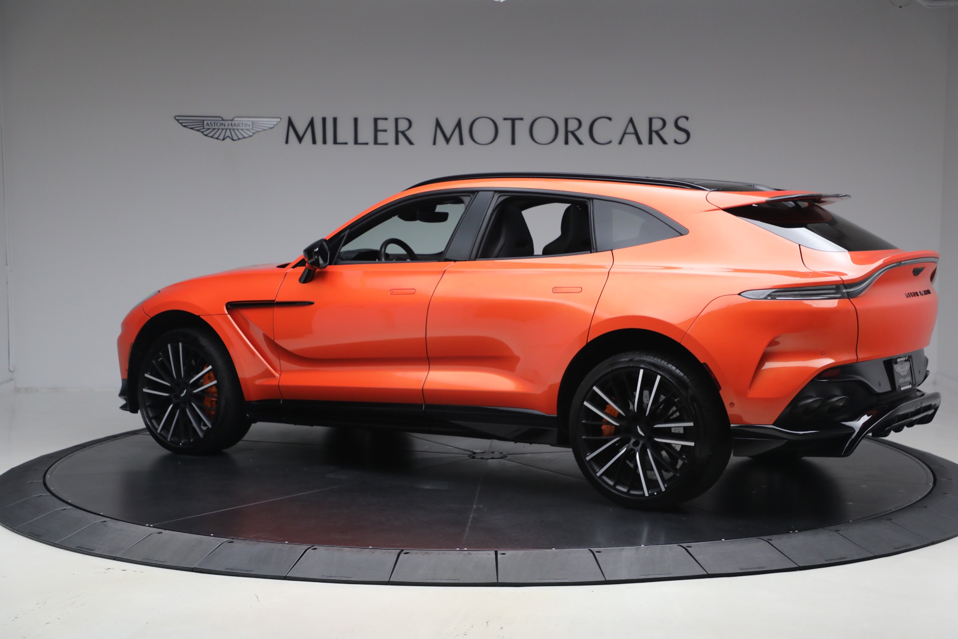 Used-2023-Aston-Martin-DBX-707