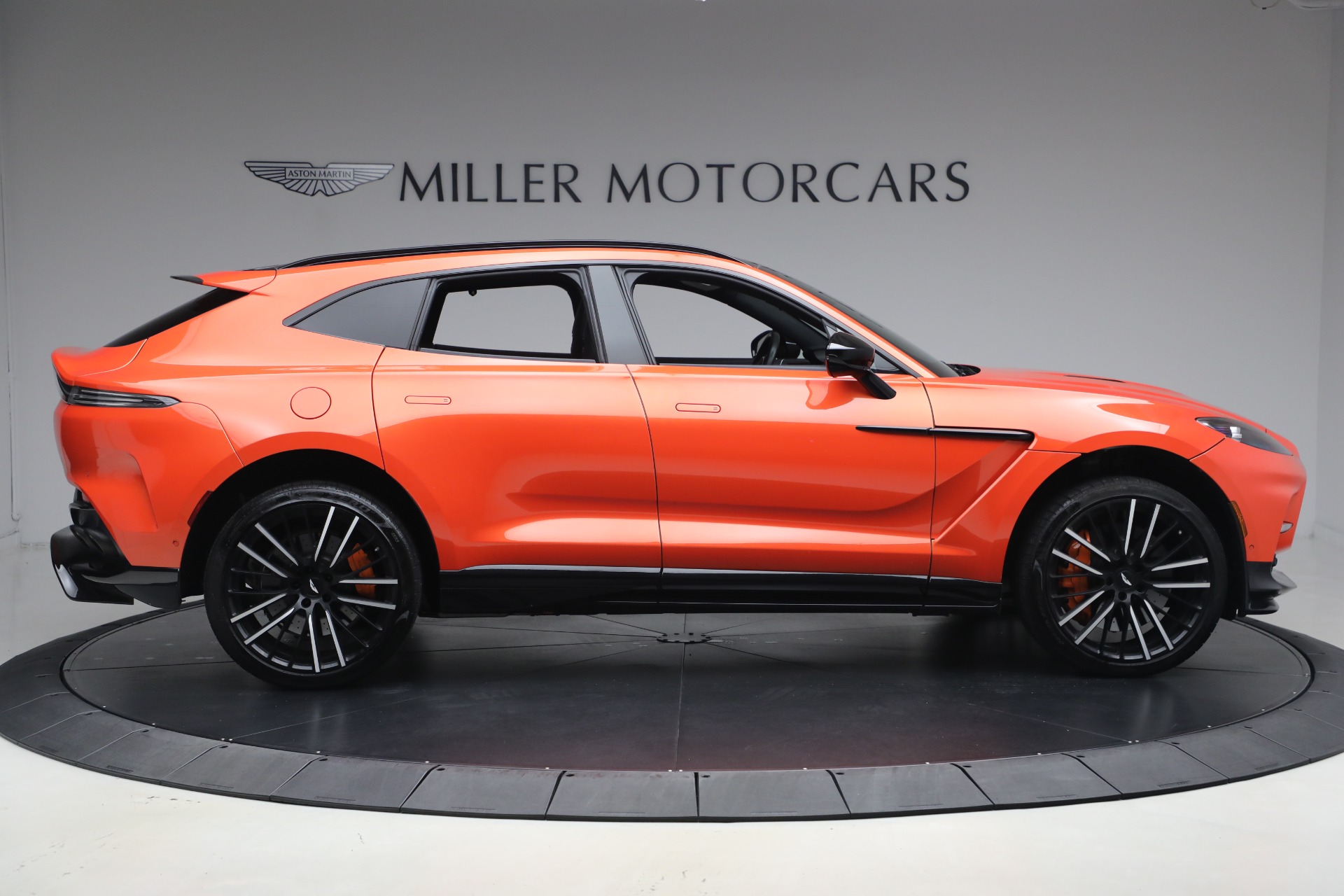 Used-2023-Aston-Martin-DBX-707