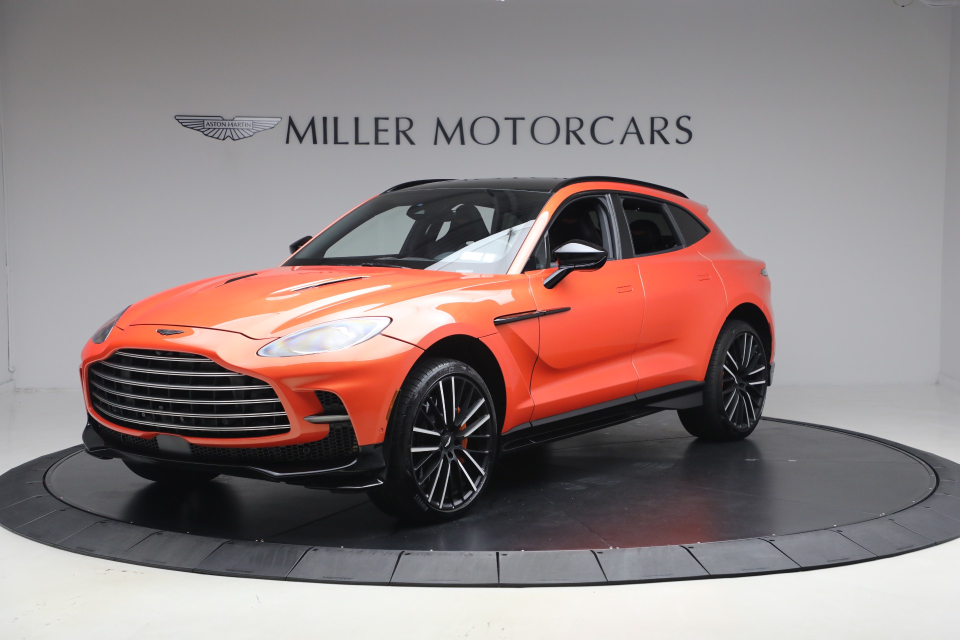 Used-2023-Aston-Martin-DBX-707