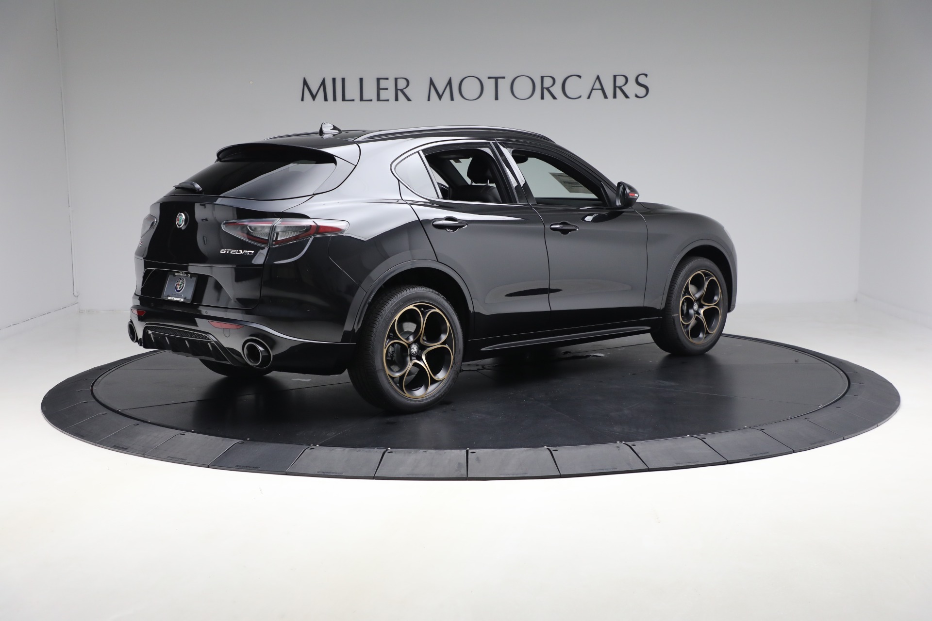New-2025-Alfa-Romeo-Stelvio-Intensa
