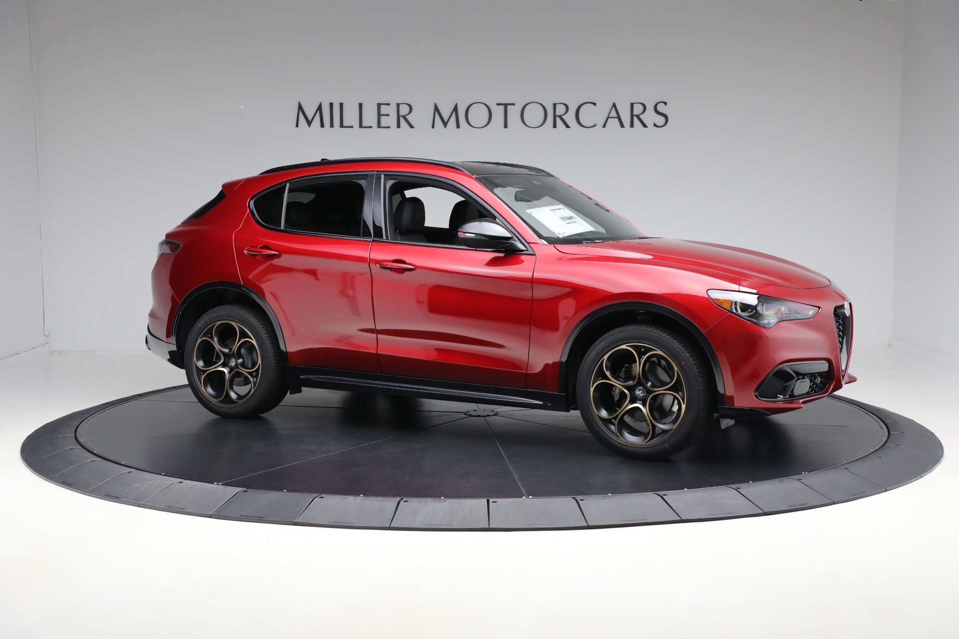 New-2025-Alfa-Romeo-Stelvio-Intensa