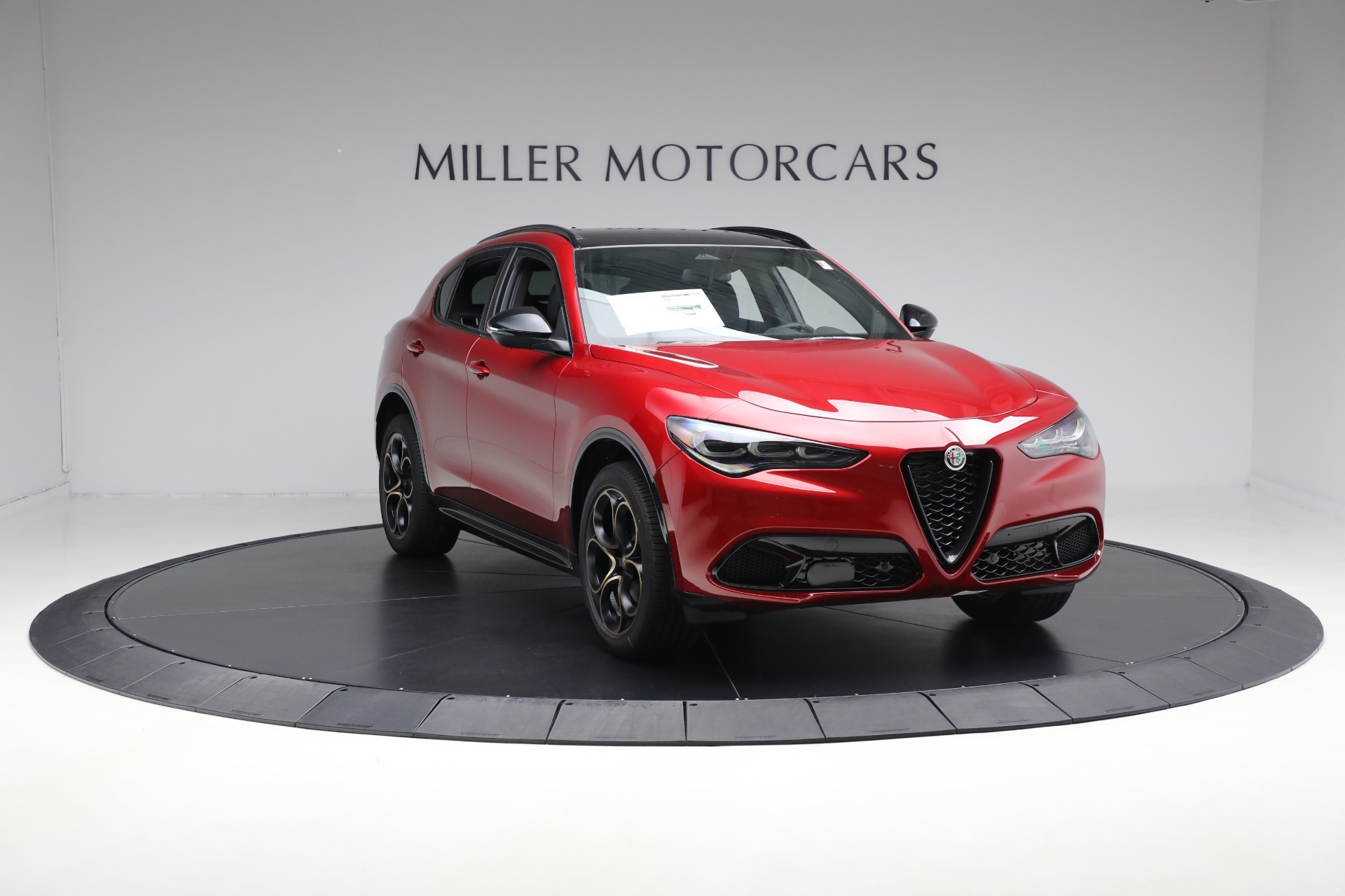 New-2025-Alfa-Romeo-Stelvio-Intensa