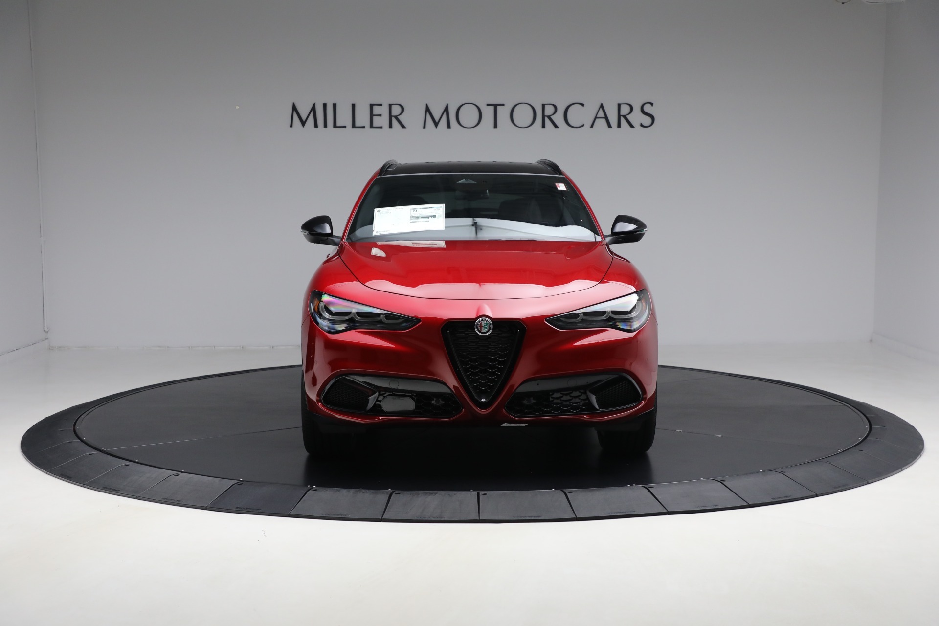 New-2025-Alfa-Romeo-Stelvio-Intensa