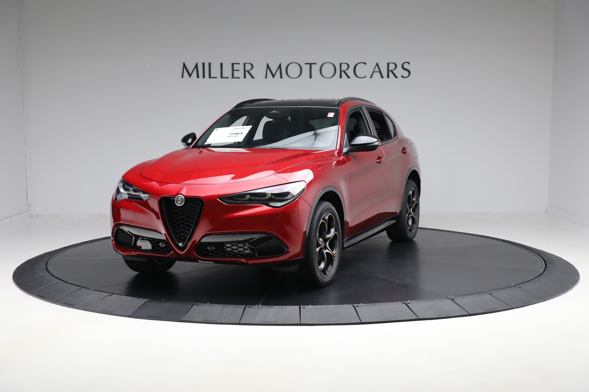 New-2025-Alfa-Romeo-Stelvio-Intensa