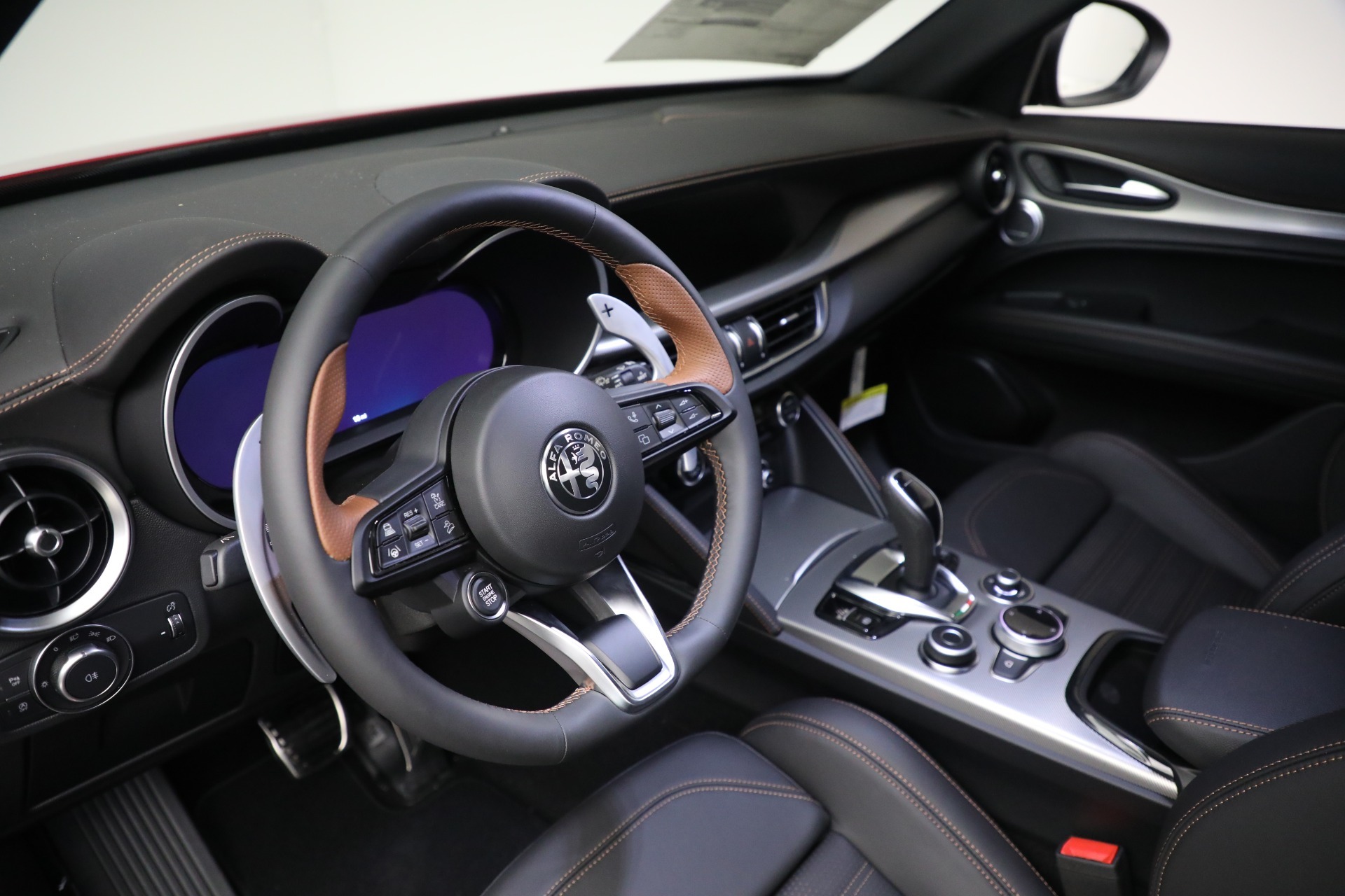 New-2025-Alfa-Romeo-Stelvio-Intensa