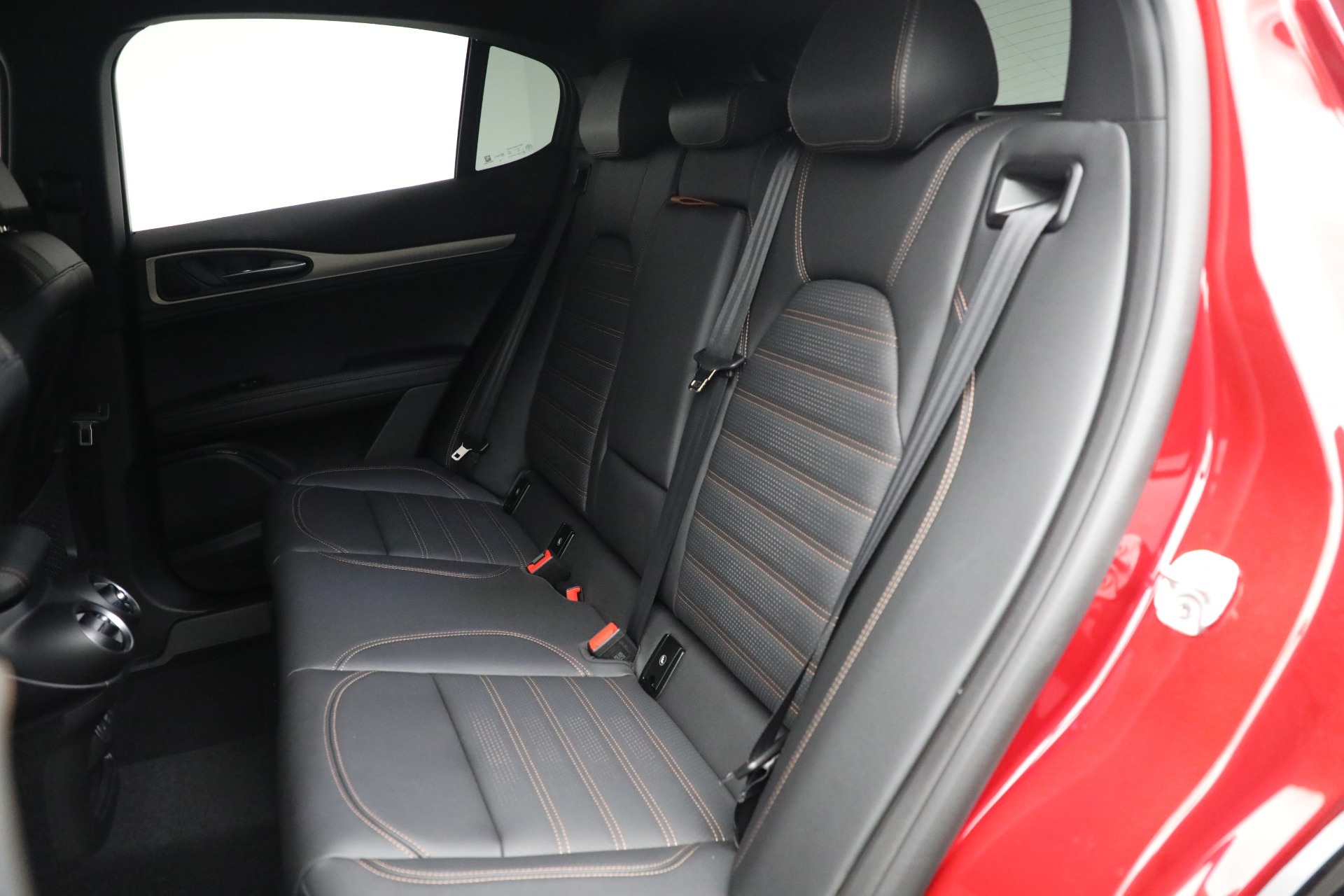 New-2025-Alfa-Romeo-Stelvio-Intensa