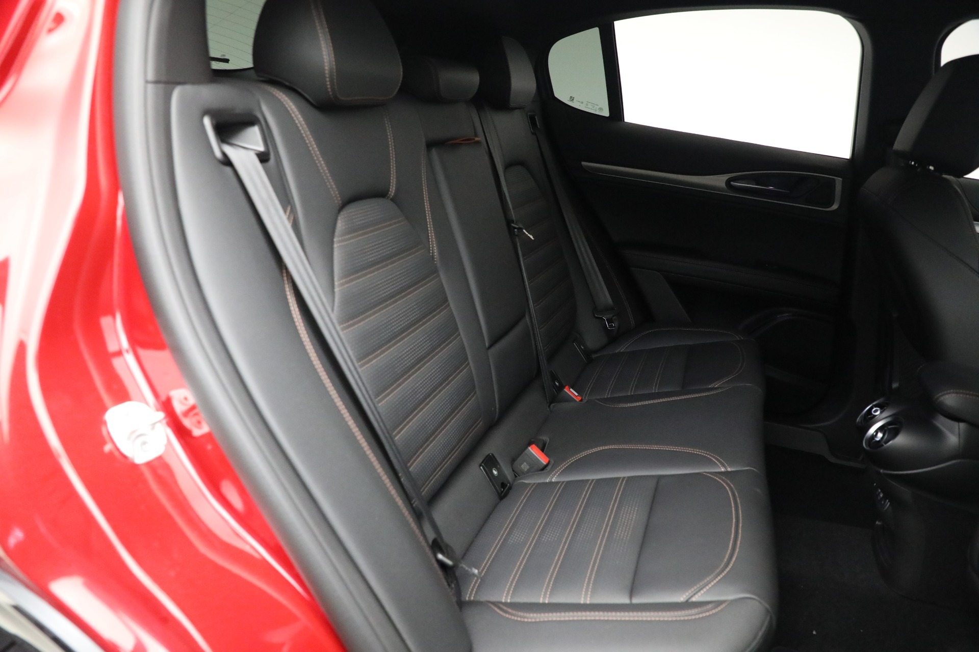 New-2025-Alfa-Romeo-Stelvio-Intensa