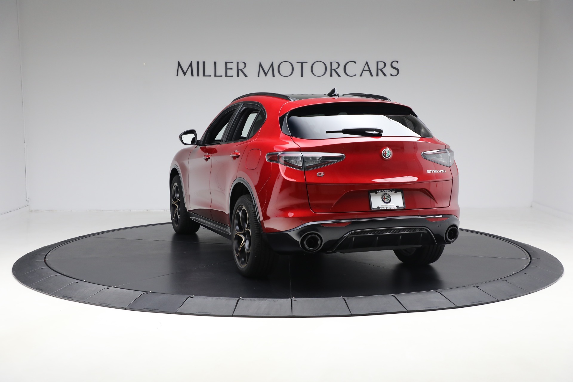 New-2025-Alfa-Romeo-Stelvio-Intensa