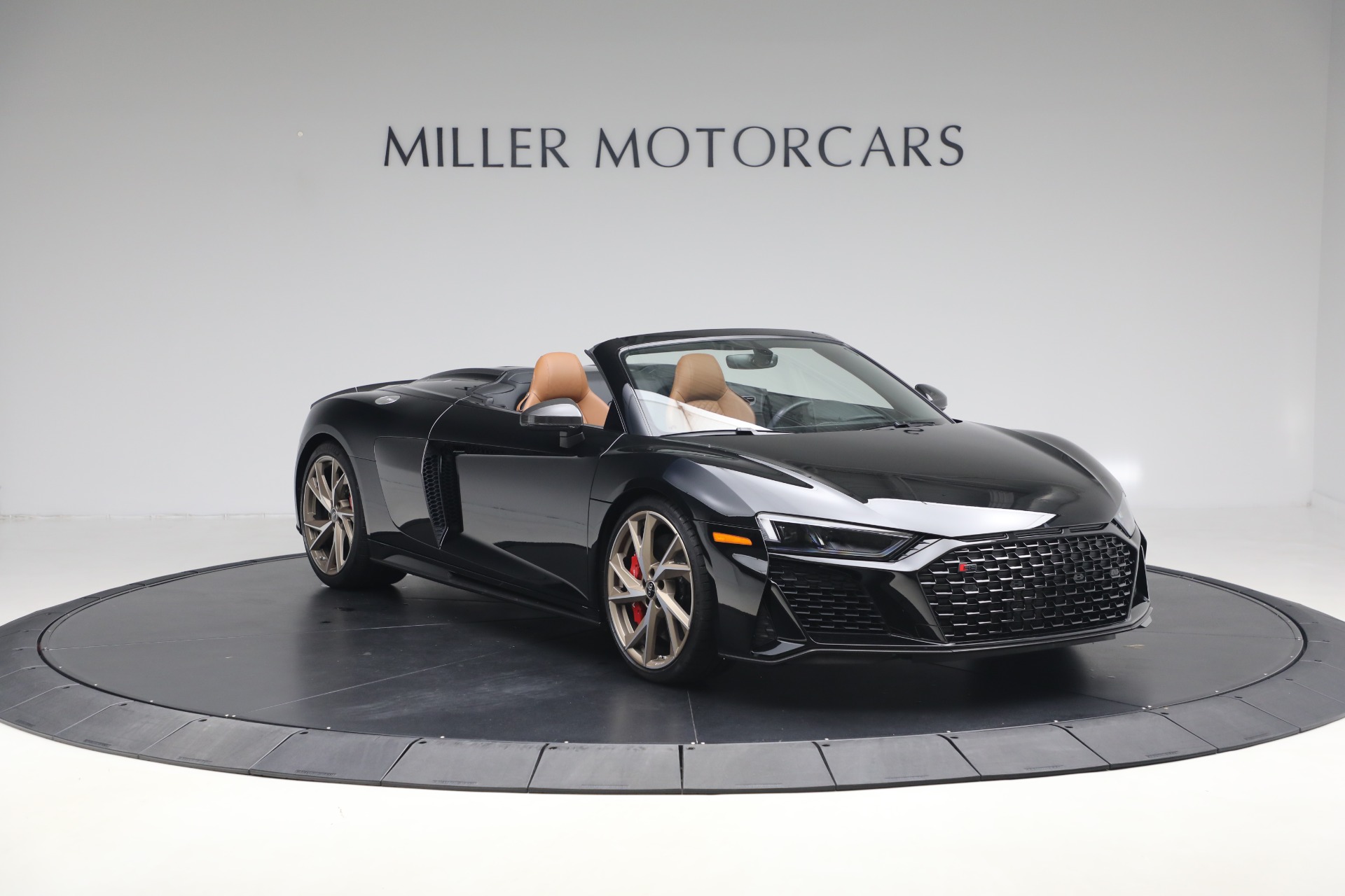 Used-2023-Audi-R8-52-quattro-V10-perform-Spyder