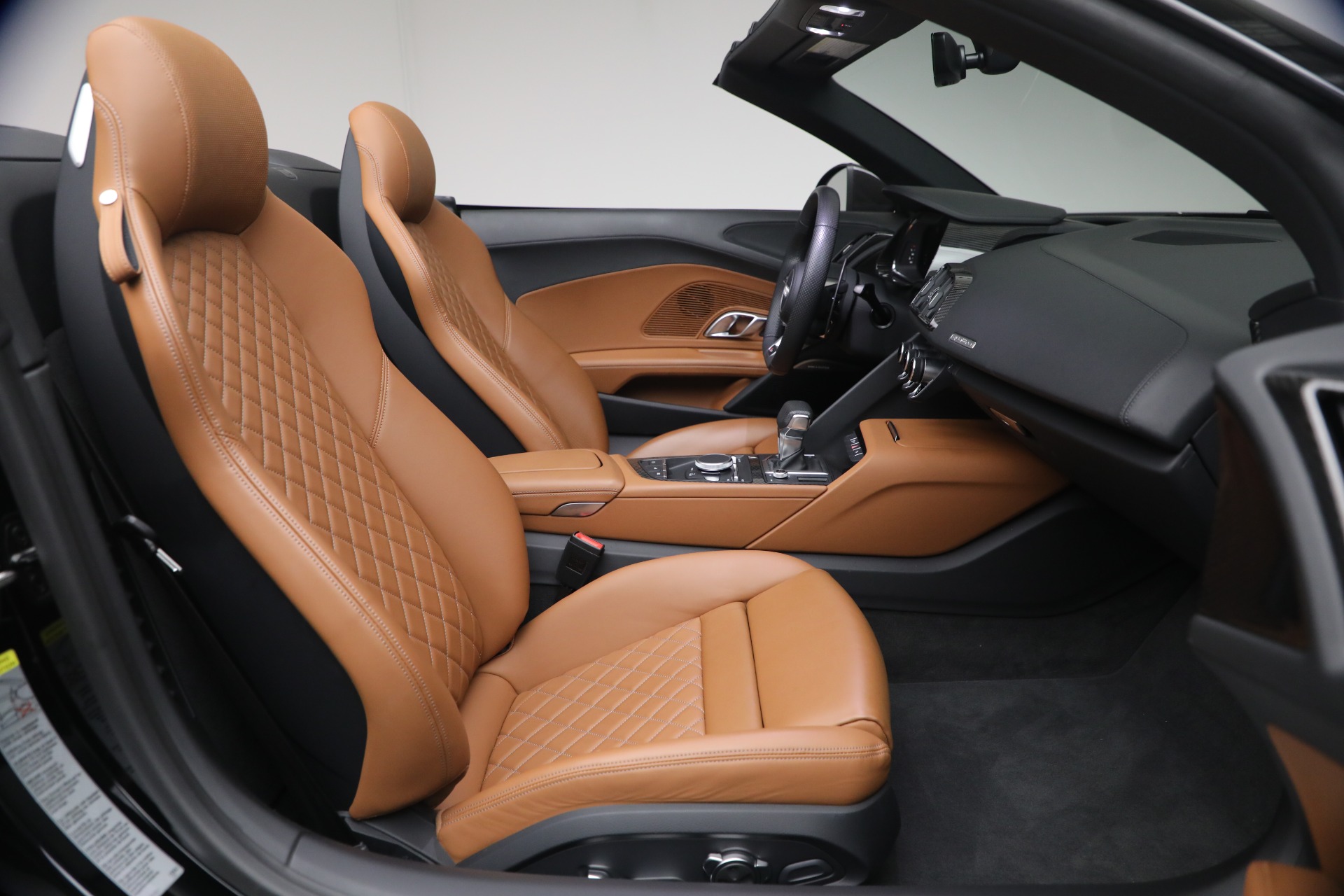 Used-2023-Audi-R8-52-quattro-V10-perform-Spyder