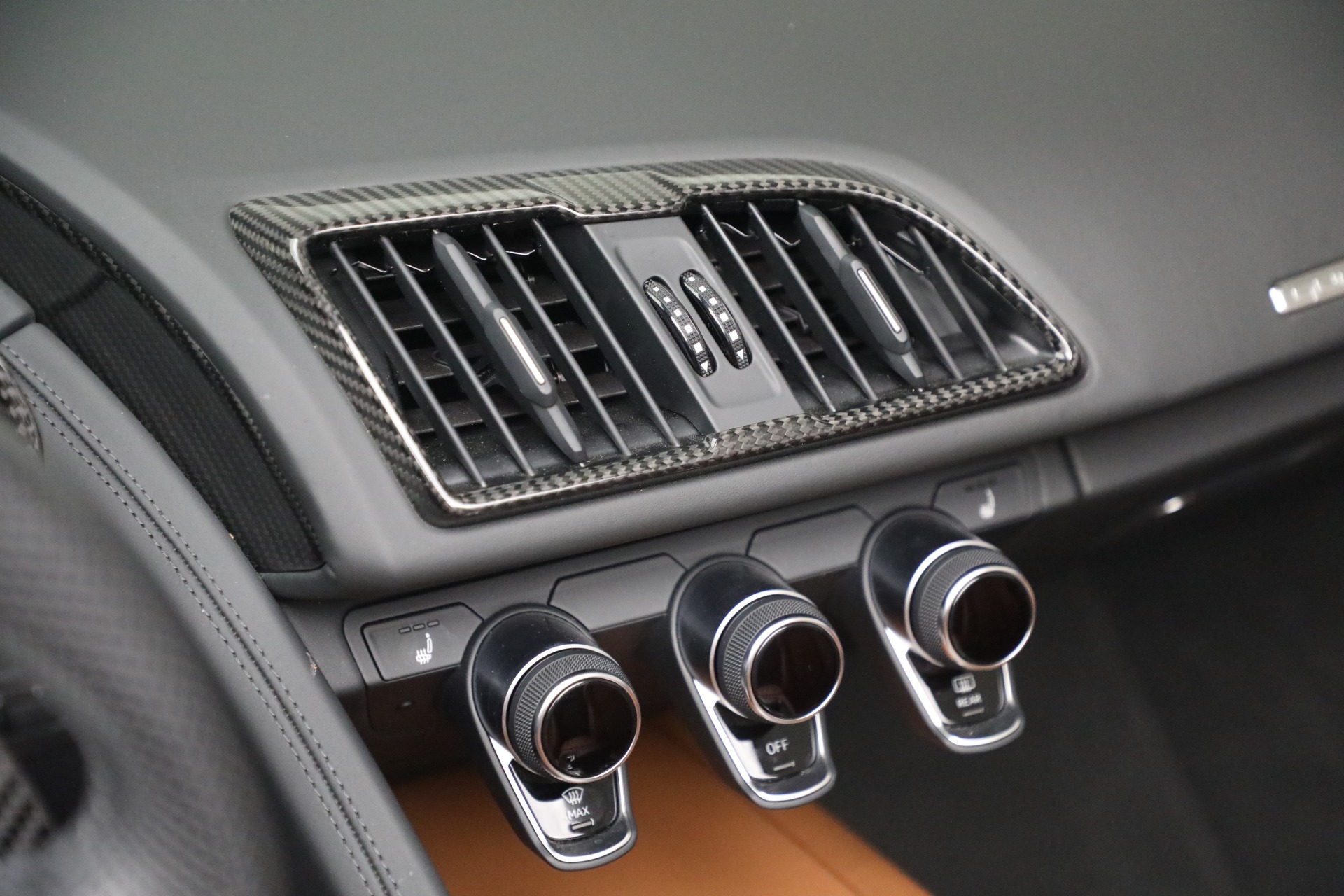 Used-2023-Audi-R8-52-quattro-V10-perform-Spyder