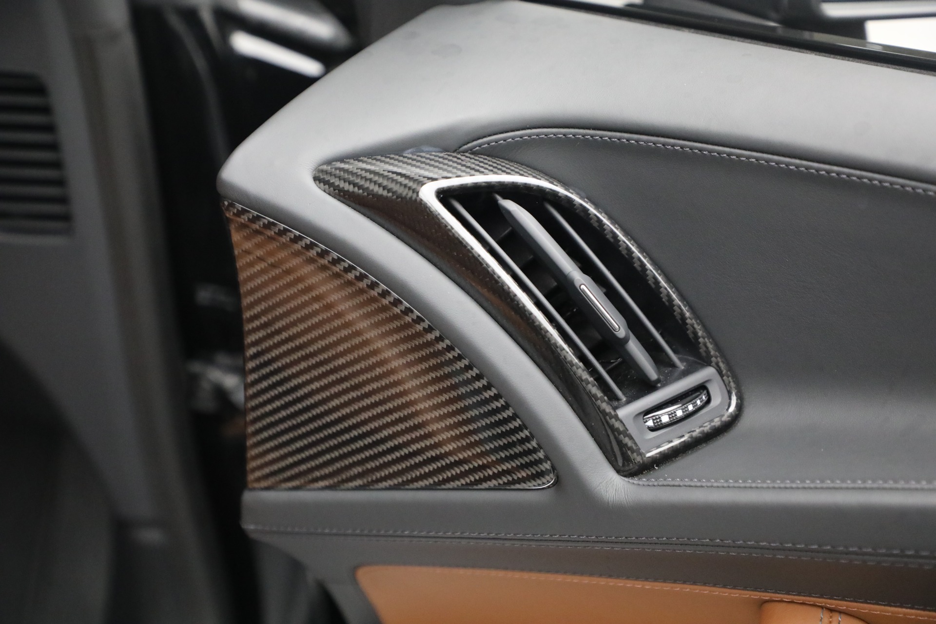 Used-2023-Audi-R8-52-quattro-V10-perform-Spyder