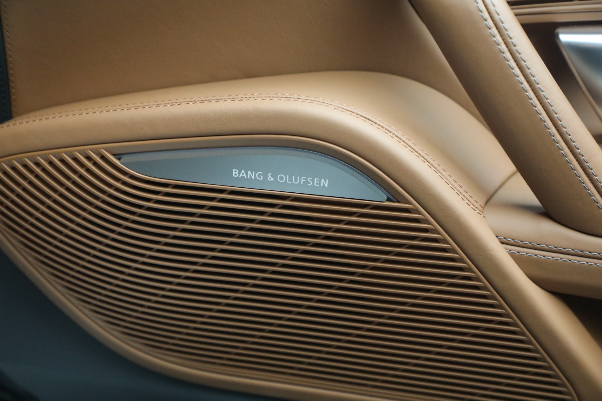 Used-2023-Audi-R8-52-quattro-V10-perform-Spyder