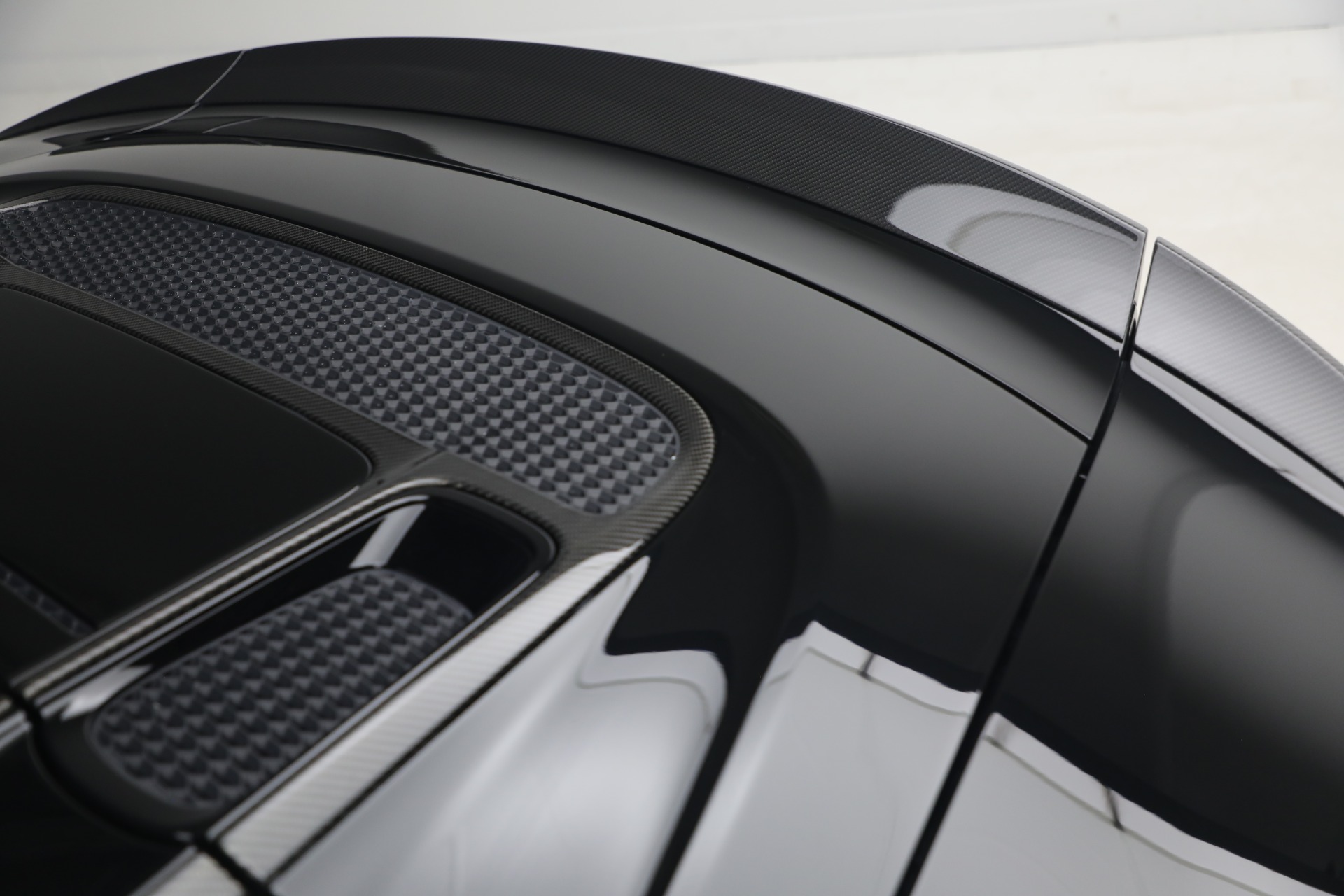 Used-2023-Audi-R8-52-quattro-V10-perform-Spyder