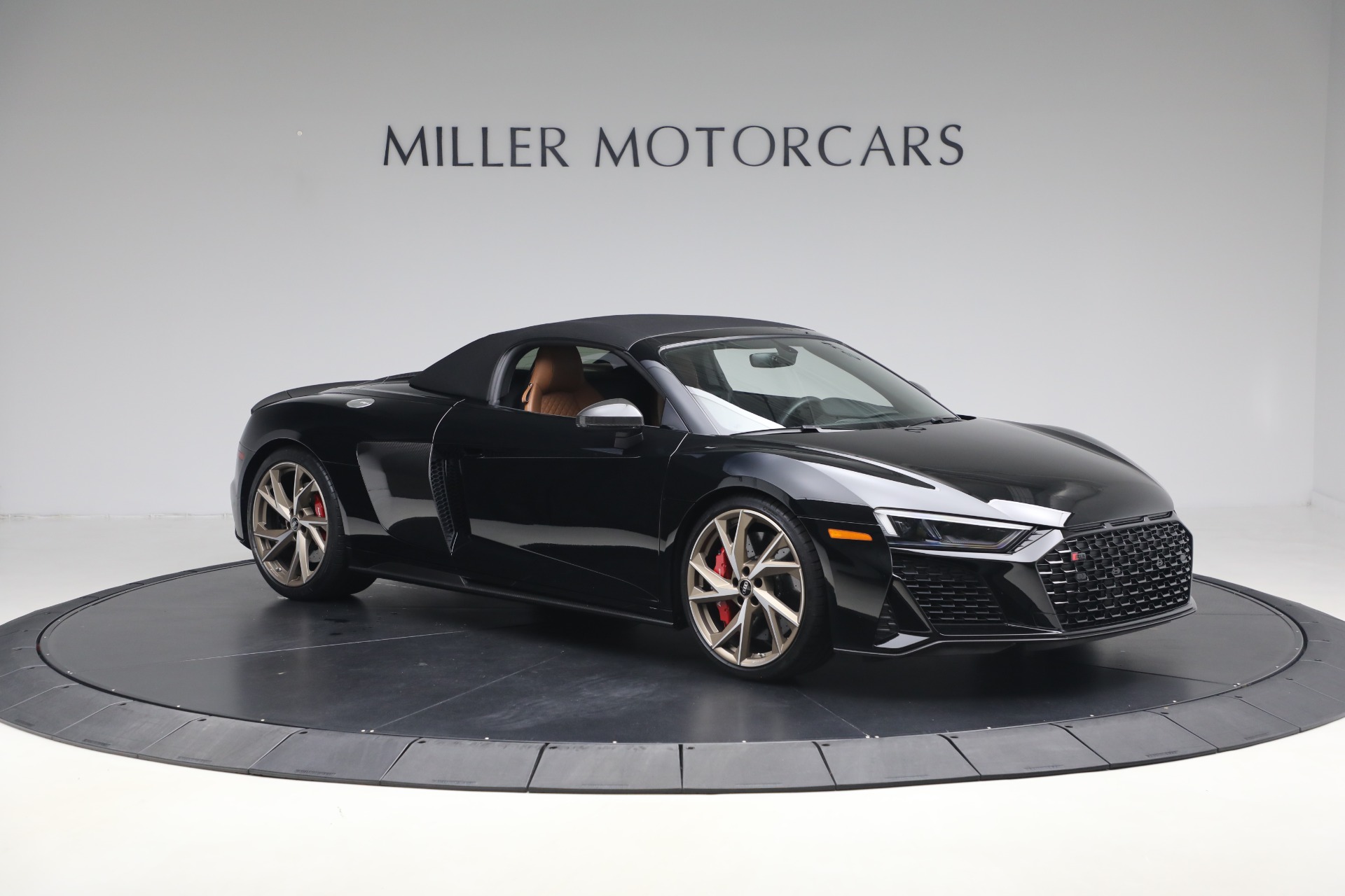 Used-2023-Audi-R8-52-quattro-V10-perform-Spyder
