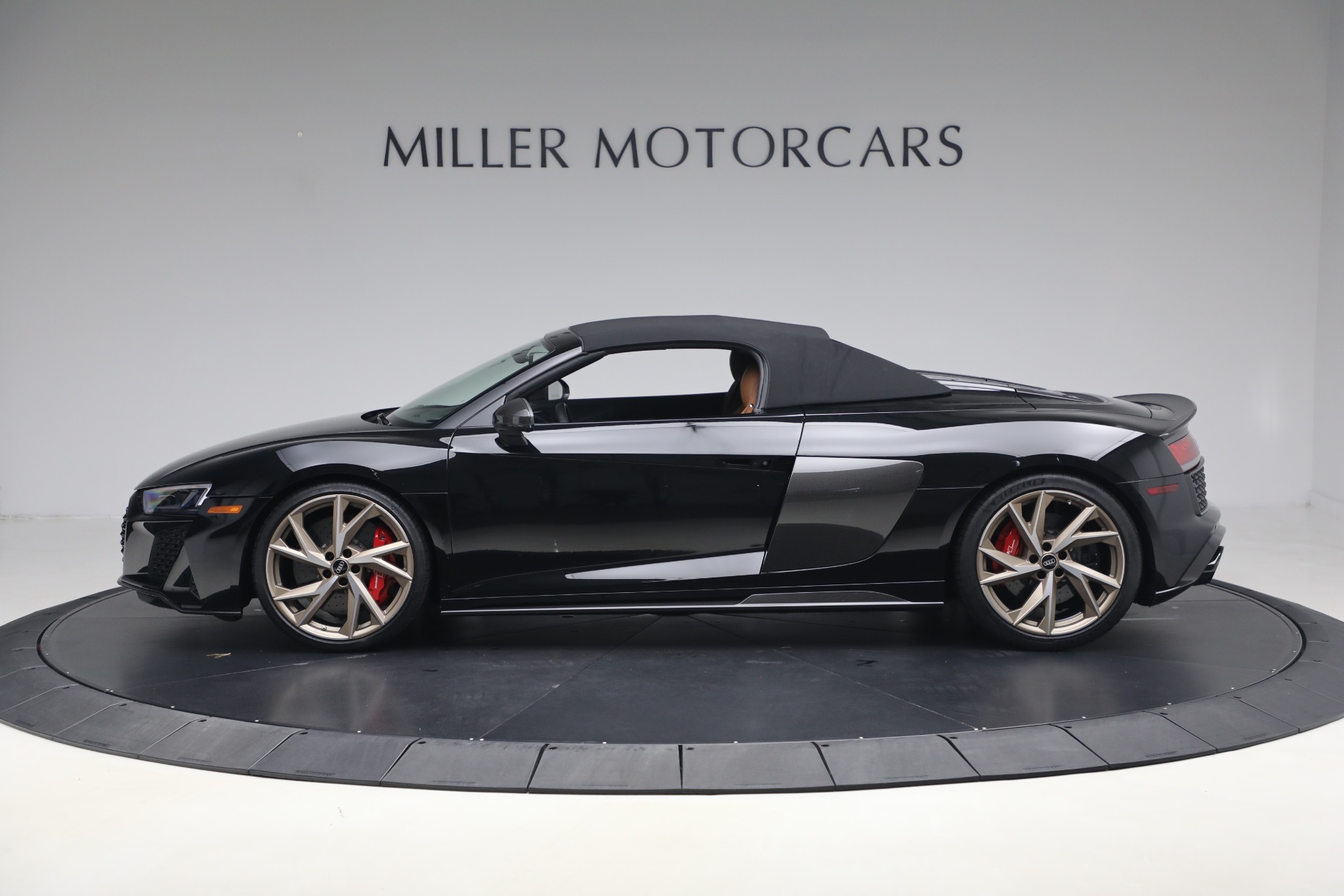 Used-2023-Audi-R8-52-quattro-V10-perform-Spyder