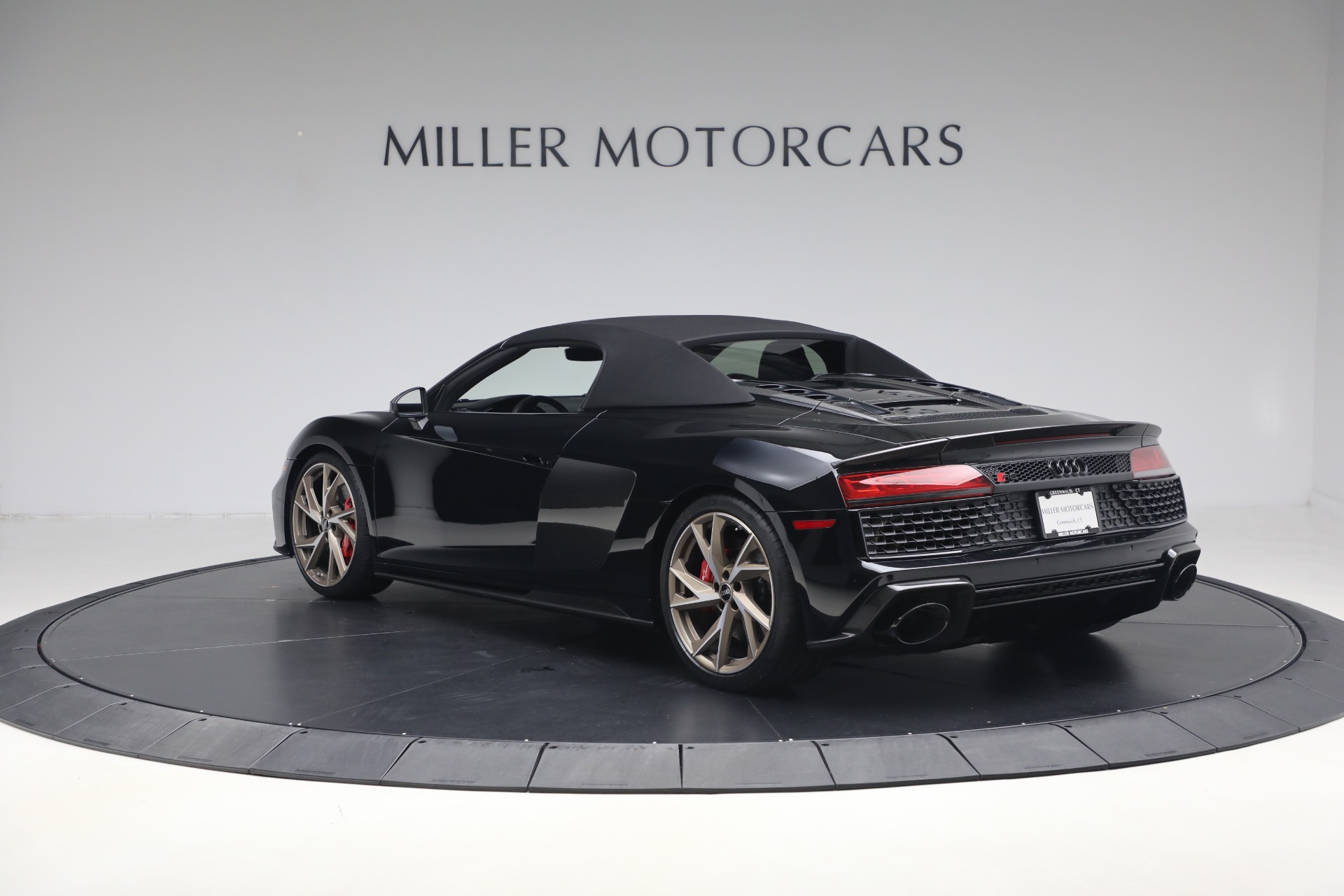 Used-2023-Audi-R8-52-quattro-V10-perform-Spyder