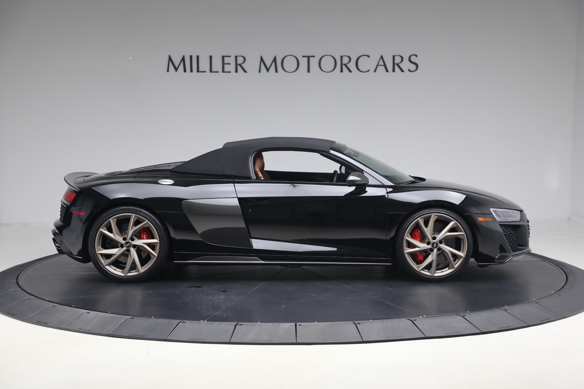 Used-2023-Audi-R8-52-quattro-V10-perform-Spyder