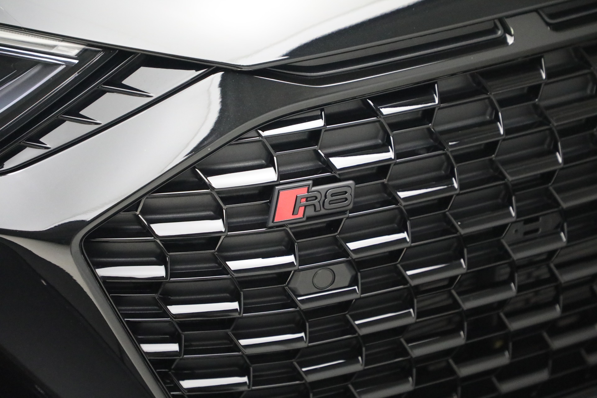 Used-2023-Audi-R8-52-quattro-V10-perform-Spyder