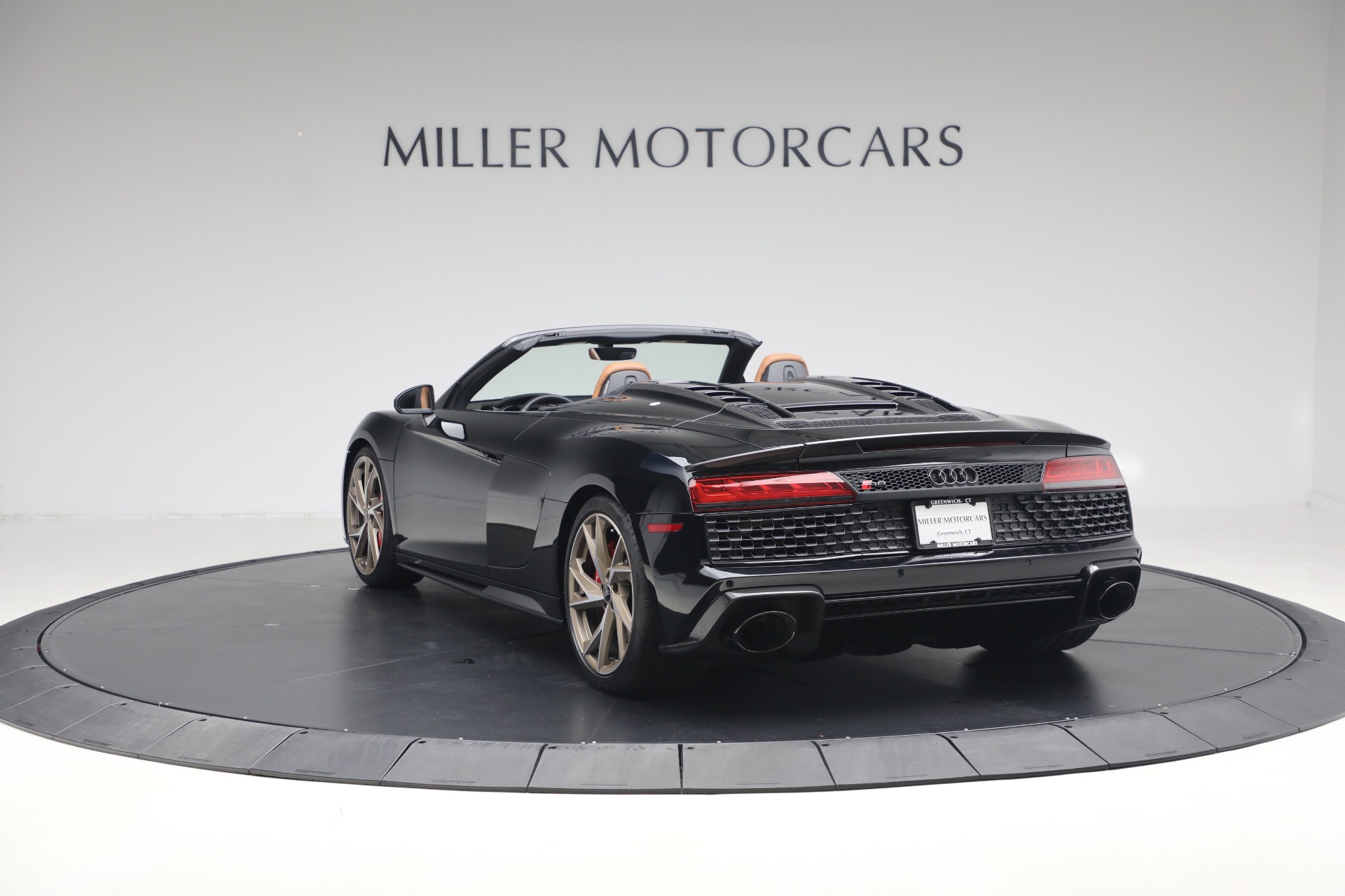 Used-2023-Audi-R8-52-quattro-V10-perform-Spyder