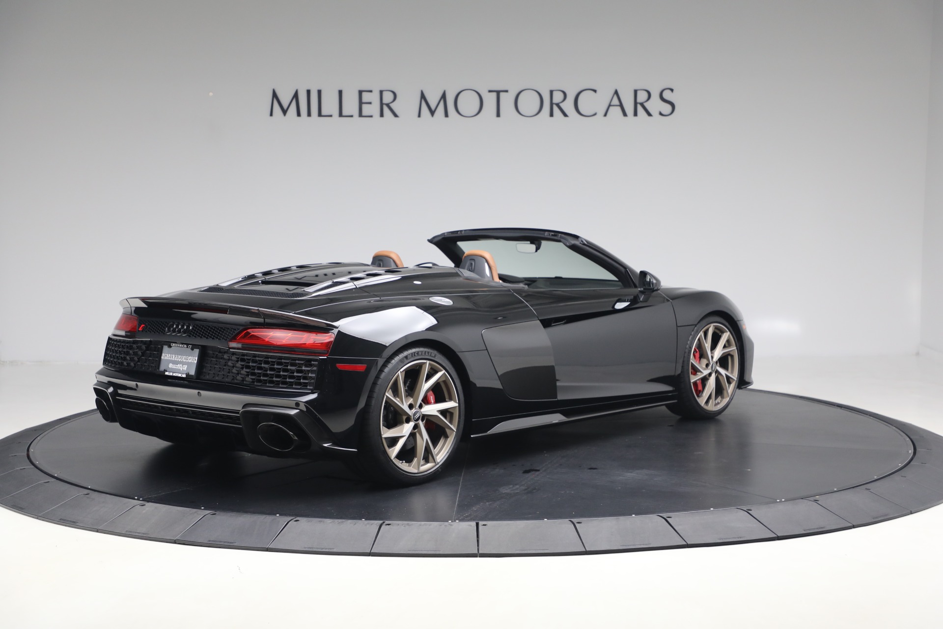 Used-2023-Audi-R8-52-quattro-V10-perform-Spyder