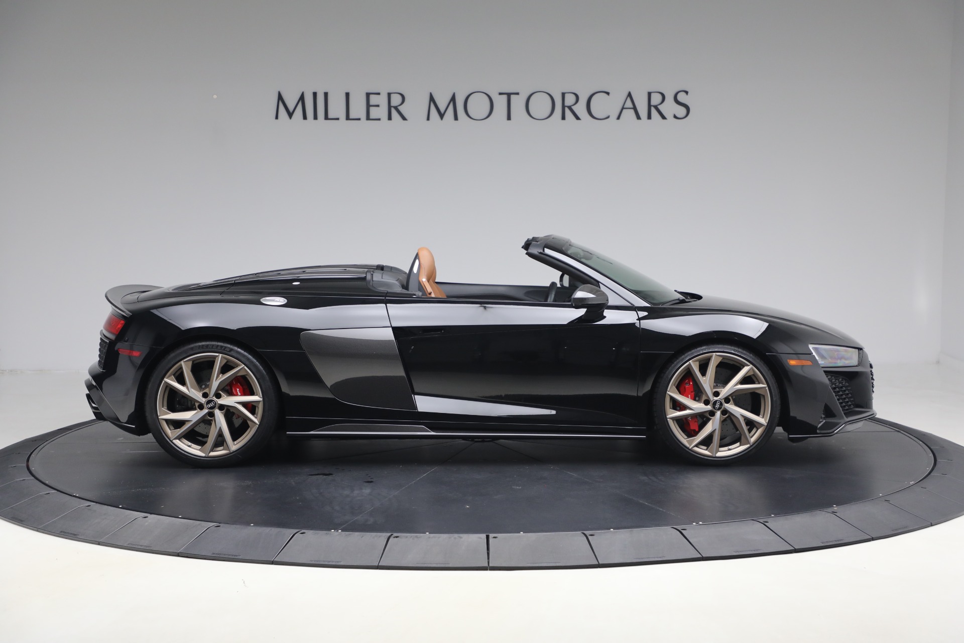 Used-2023-Audi-R8-52-quattro-V10-perform-Spyder