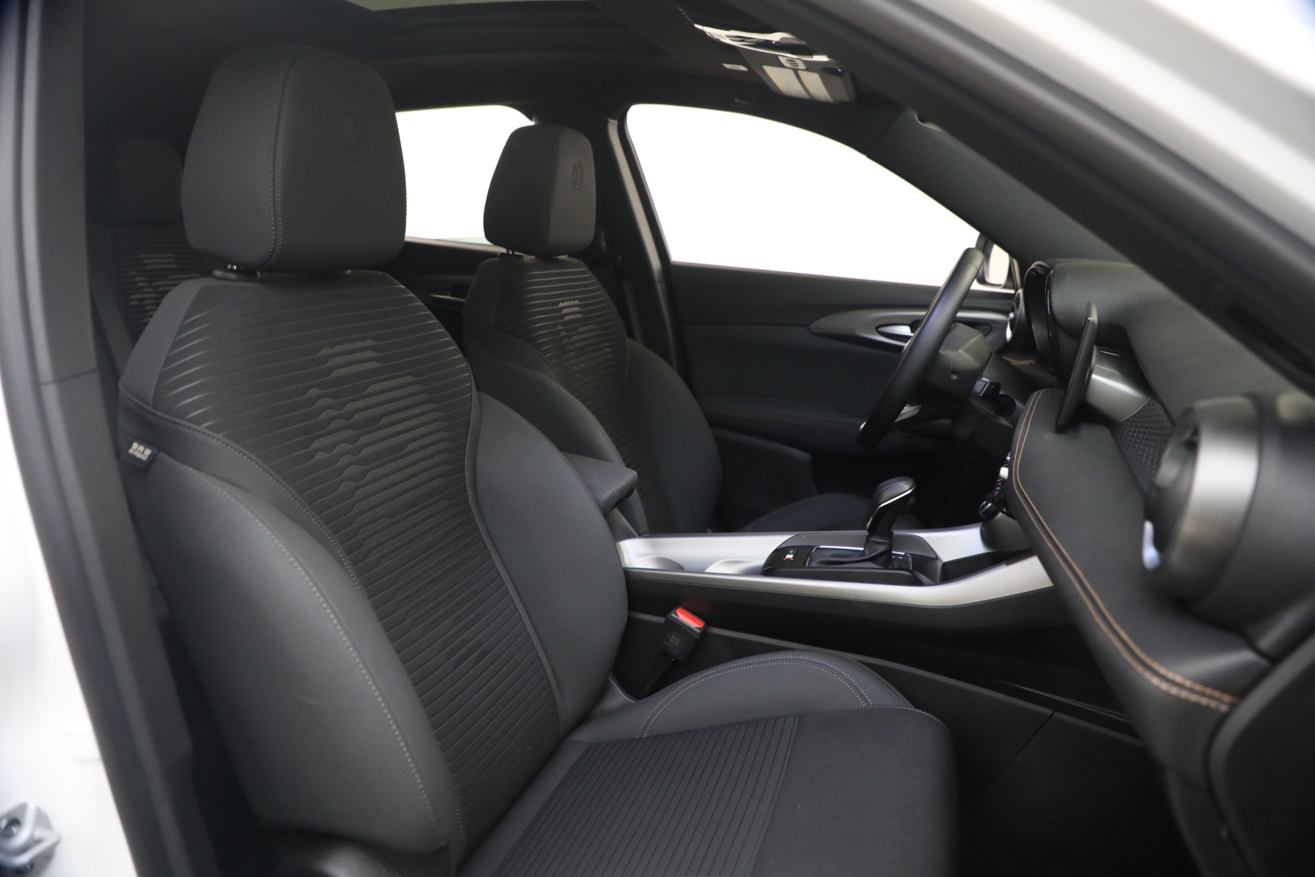 Used-2025-Alfa-Romeo-Tonale-GME