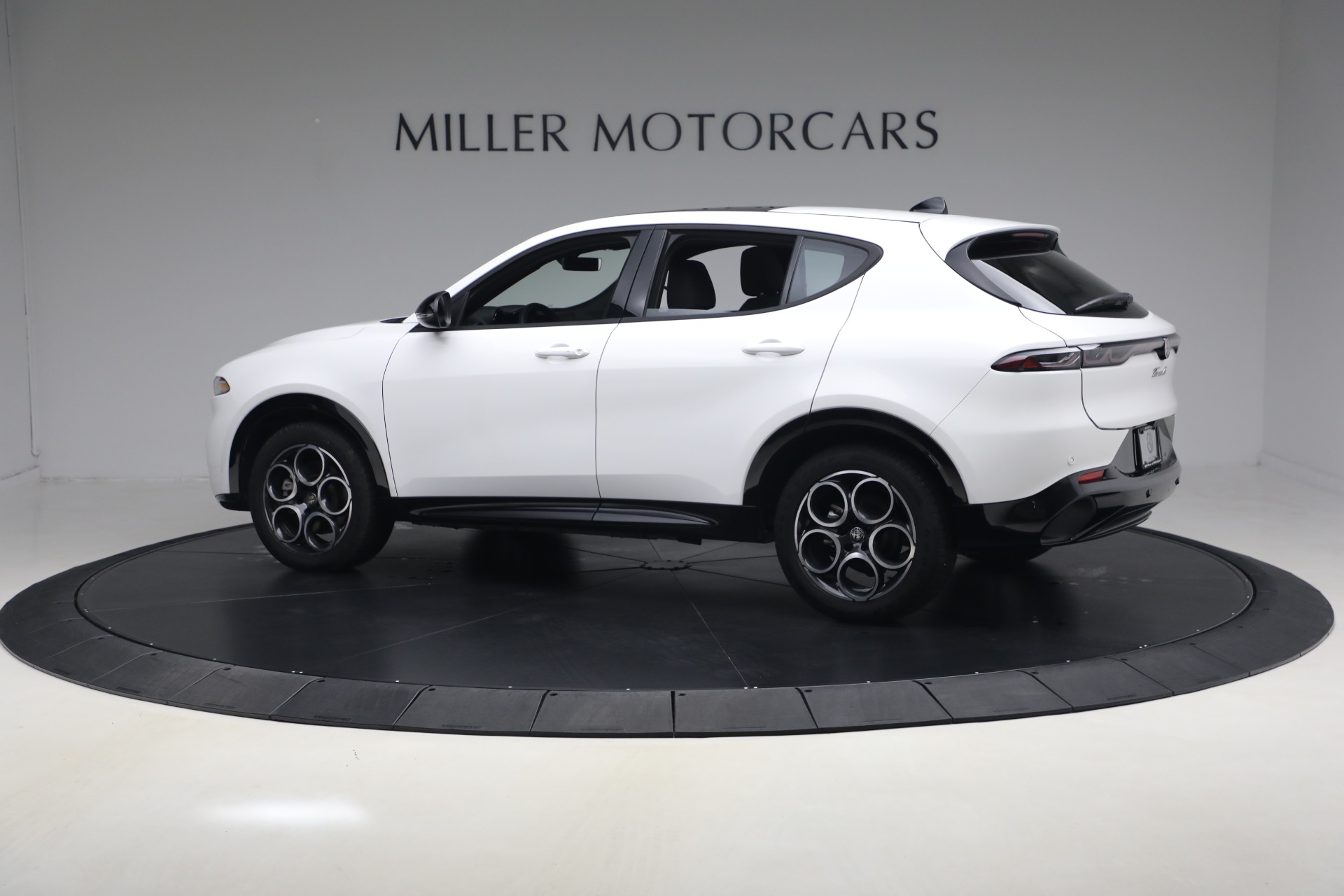 Used-2025-Alfa-Romeo-Tonale-GME