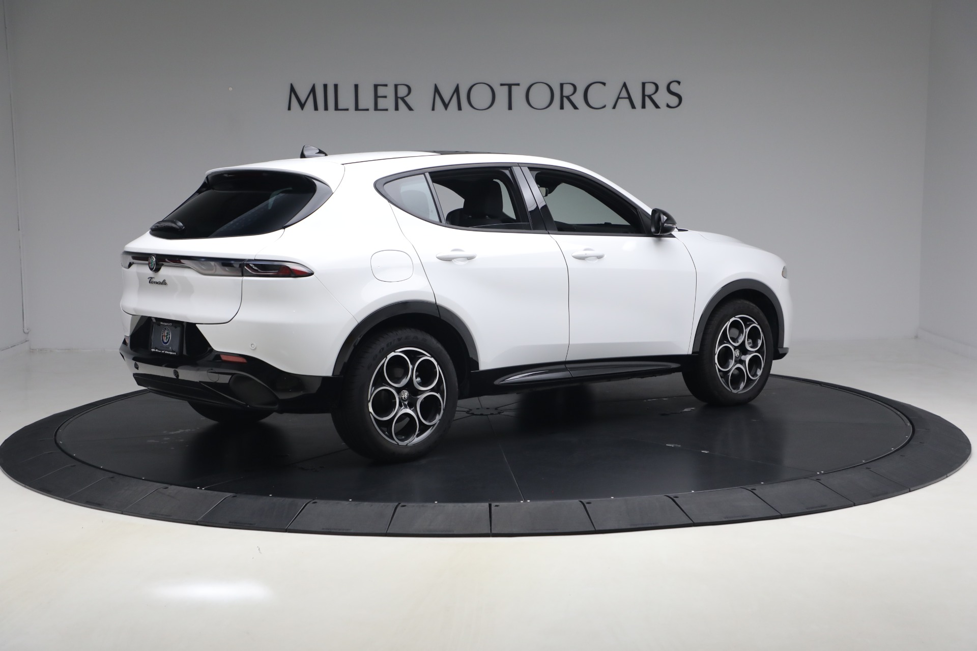 Used-2025-Alfa-Romeo-Tonale-GME