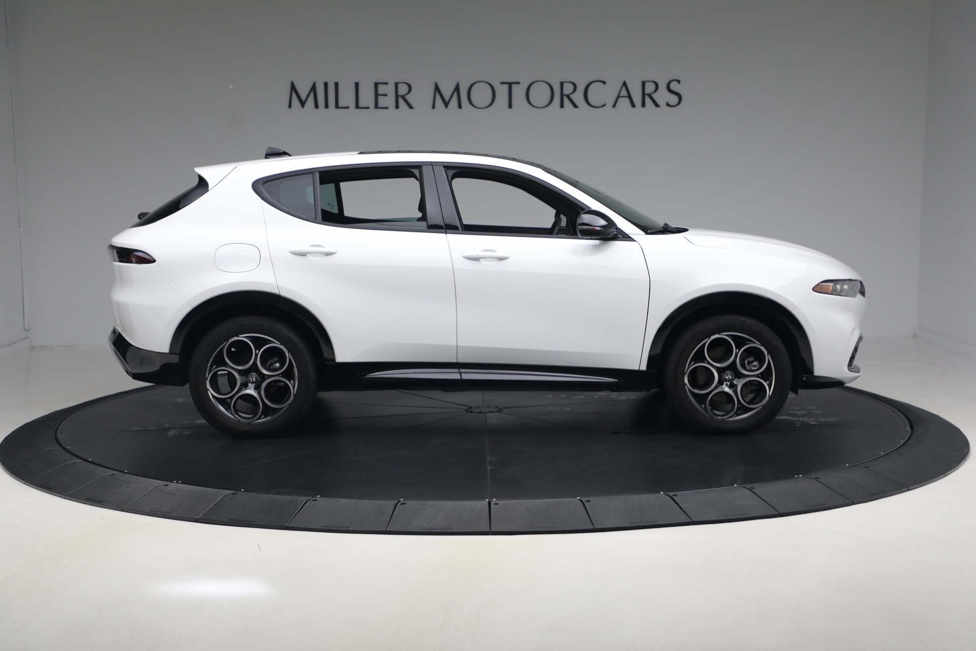 Used-2025-Alfa-Romeo-Tonale-GME