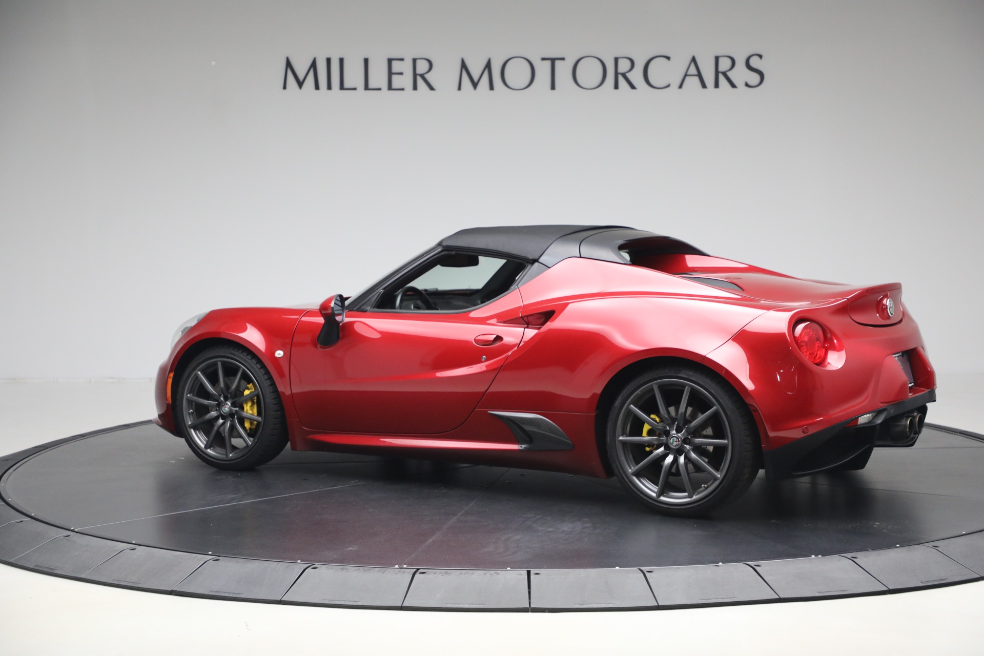 Used-2020-Alfa-Romeo-4C-Spider
