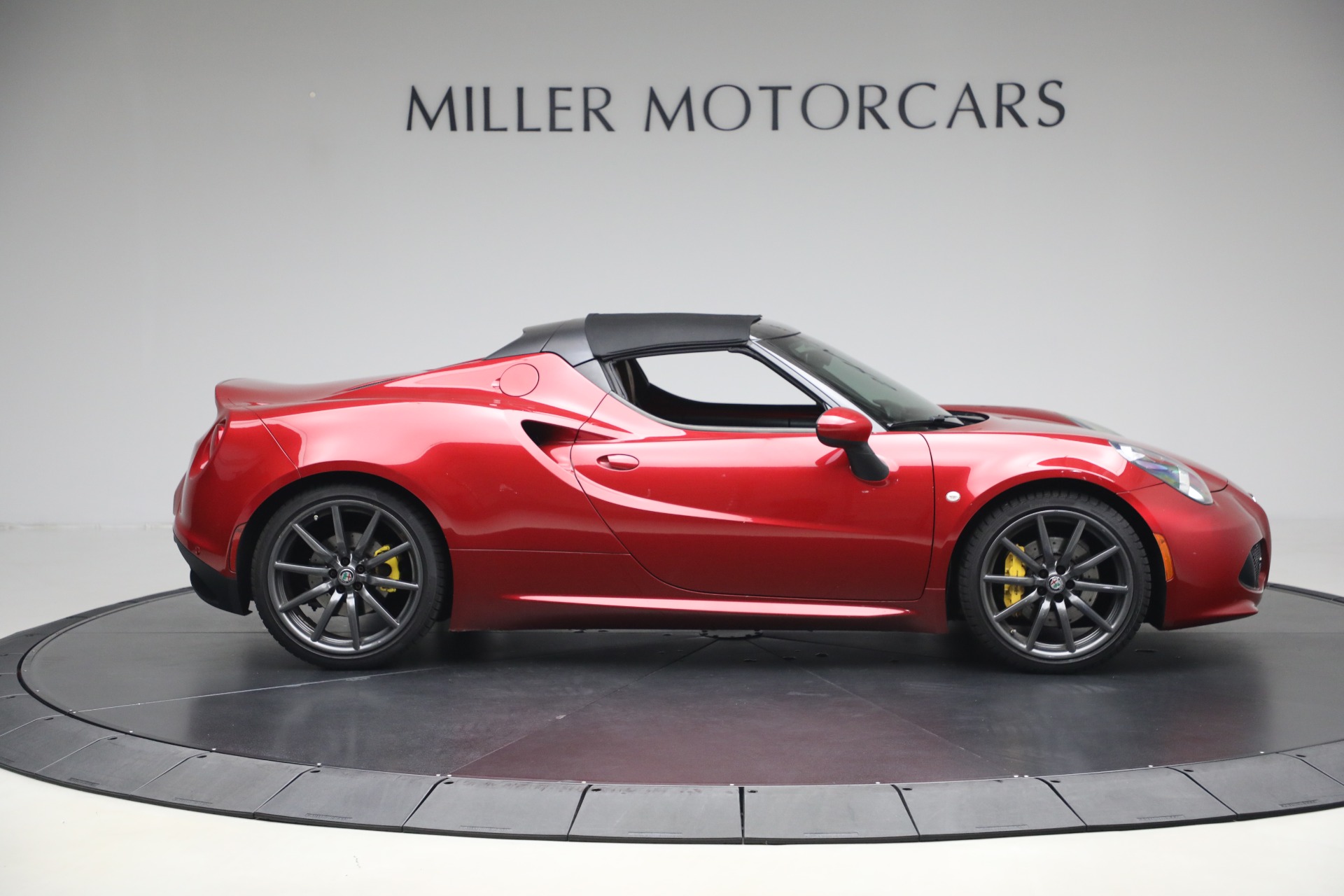 Used-2020-Alfa-Romeo-4C-Spider