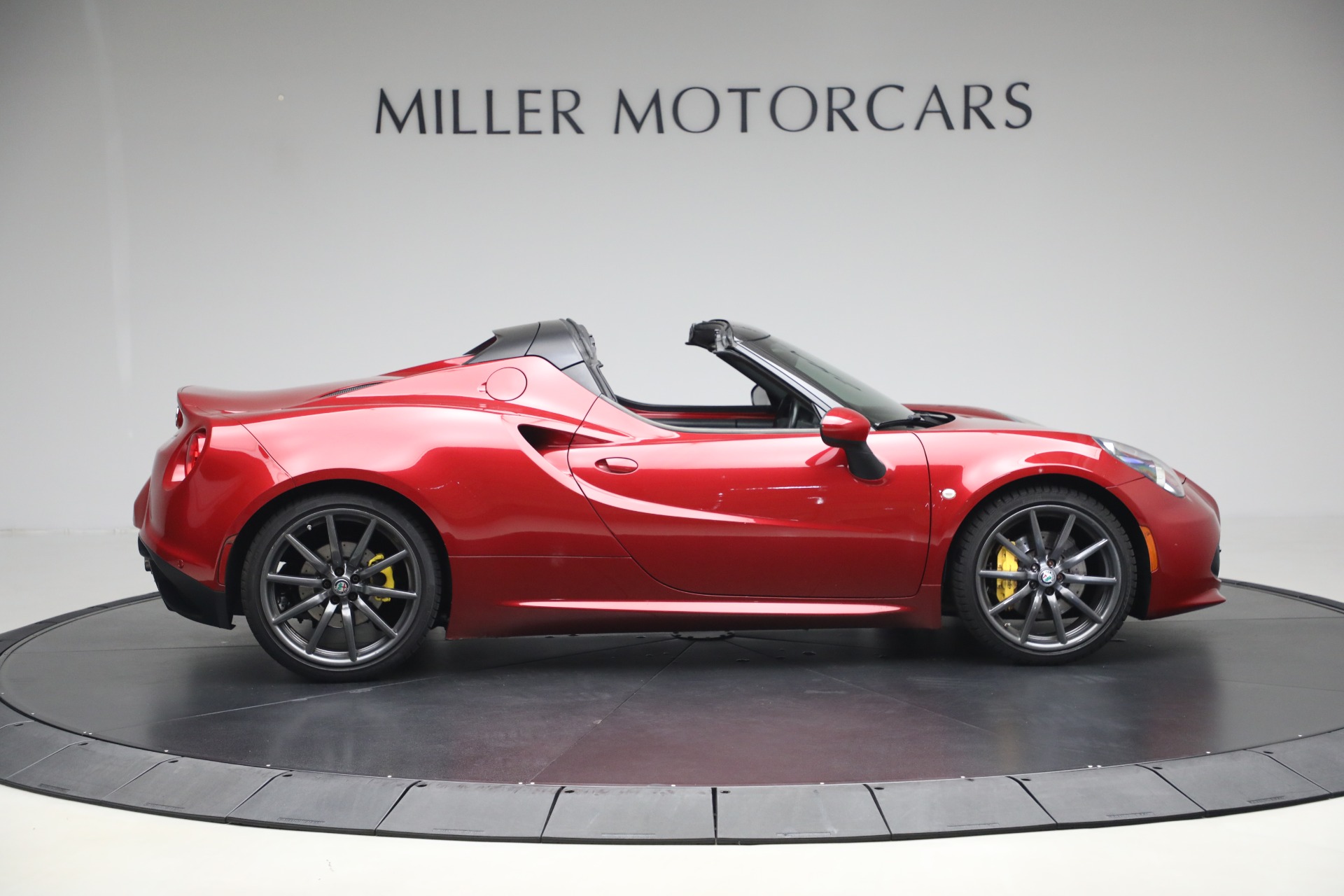 Used-2020-Alfa-Romeo-4C-Spider