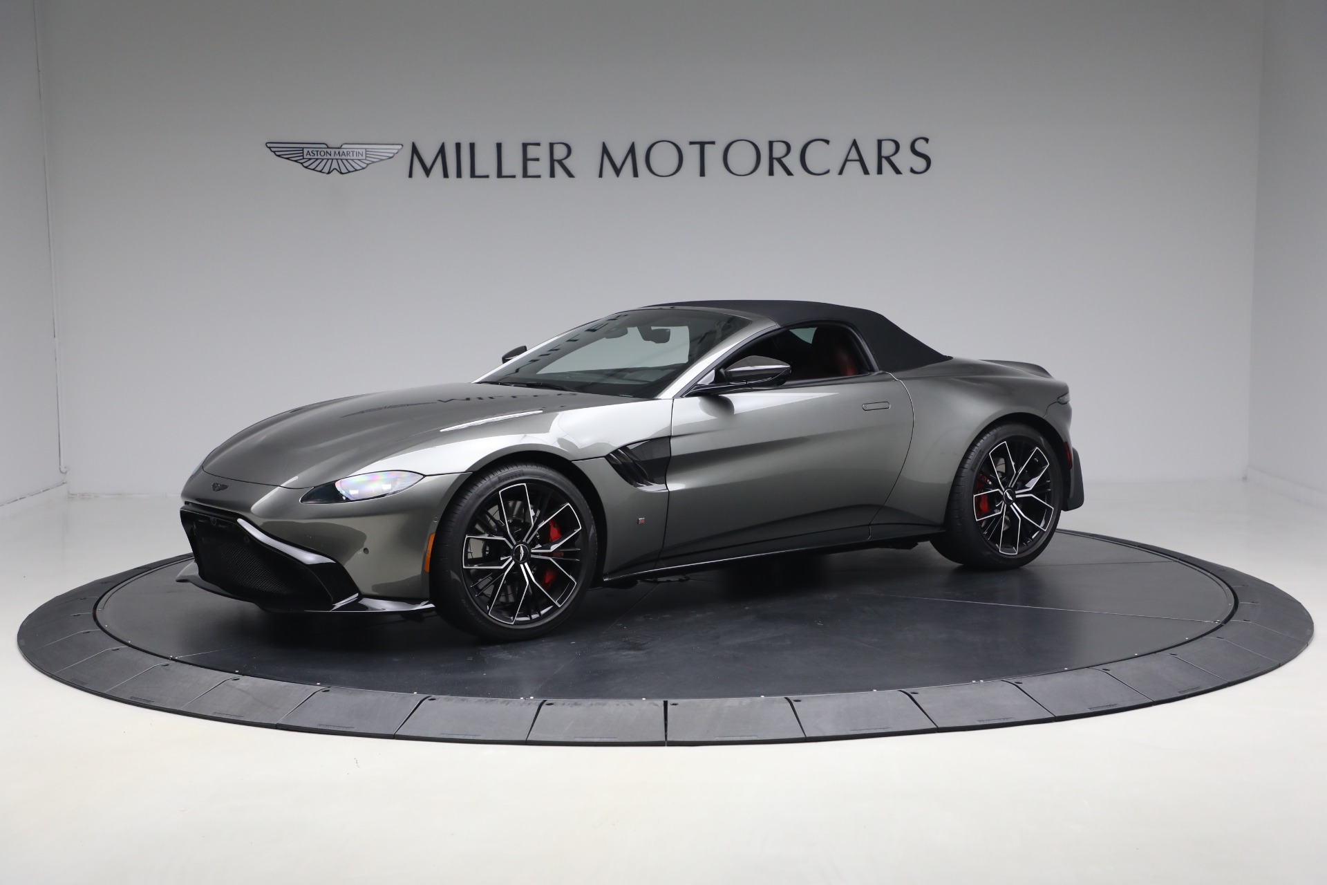 Used-2021-Aston-Martin-Vantage