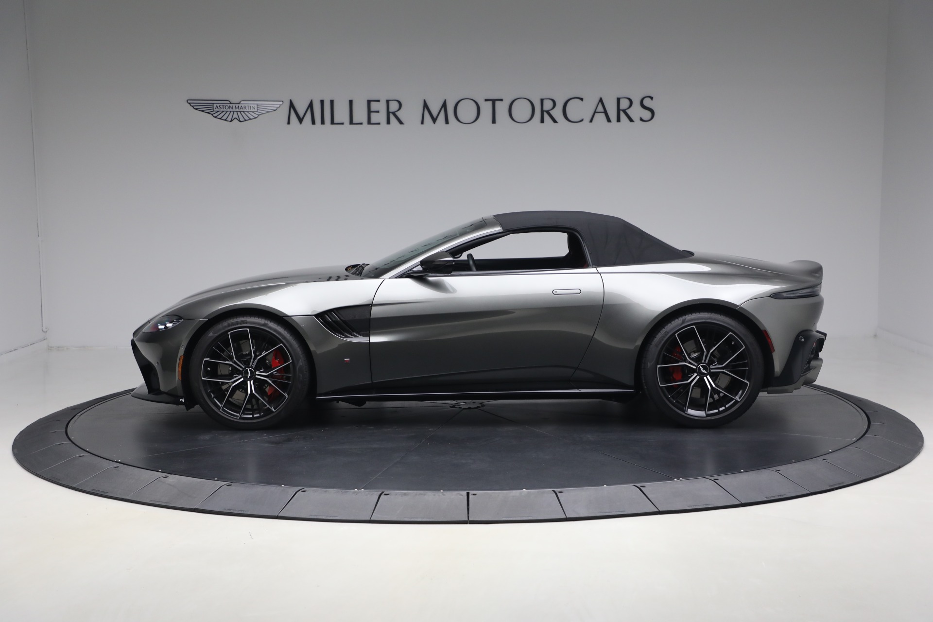 Used-2021-Aston-Martin-Vantage