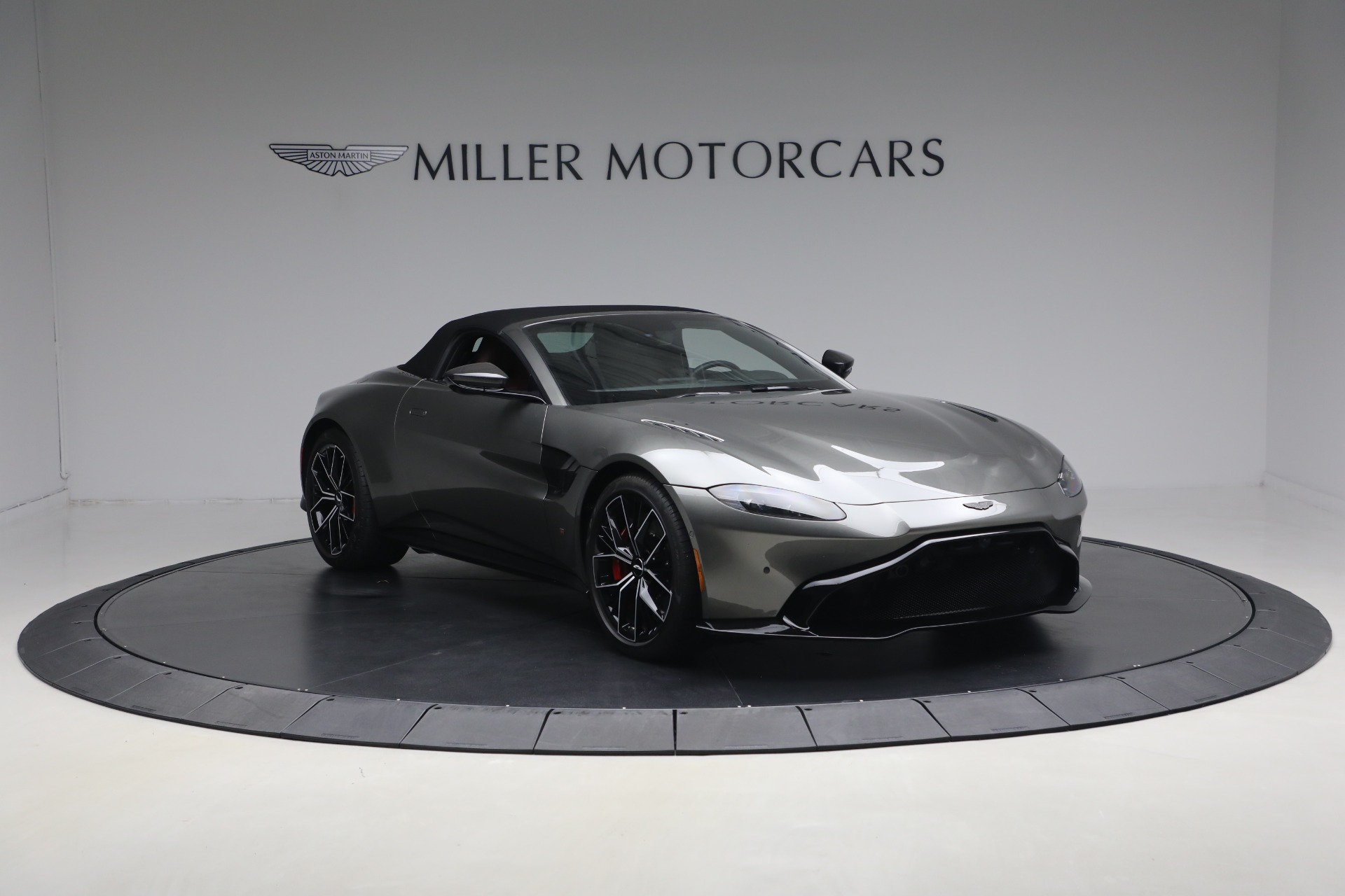 Used-2021-Aston-Martin-Vantage
