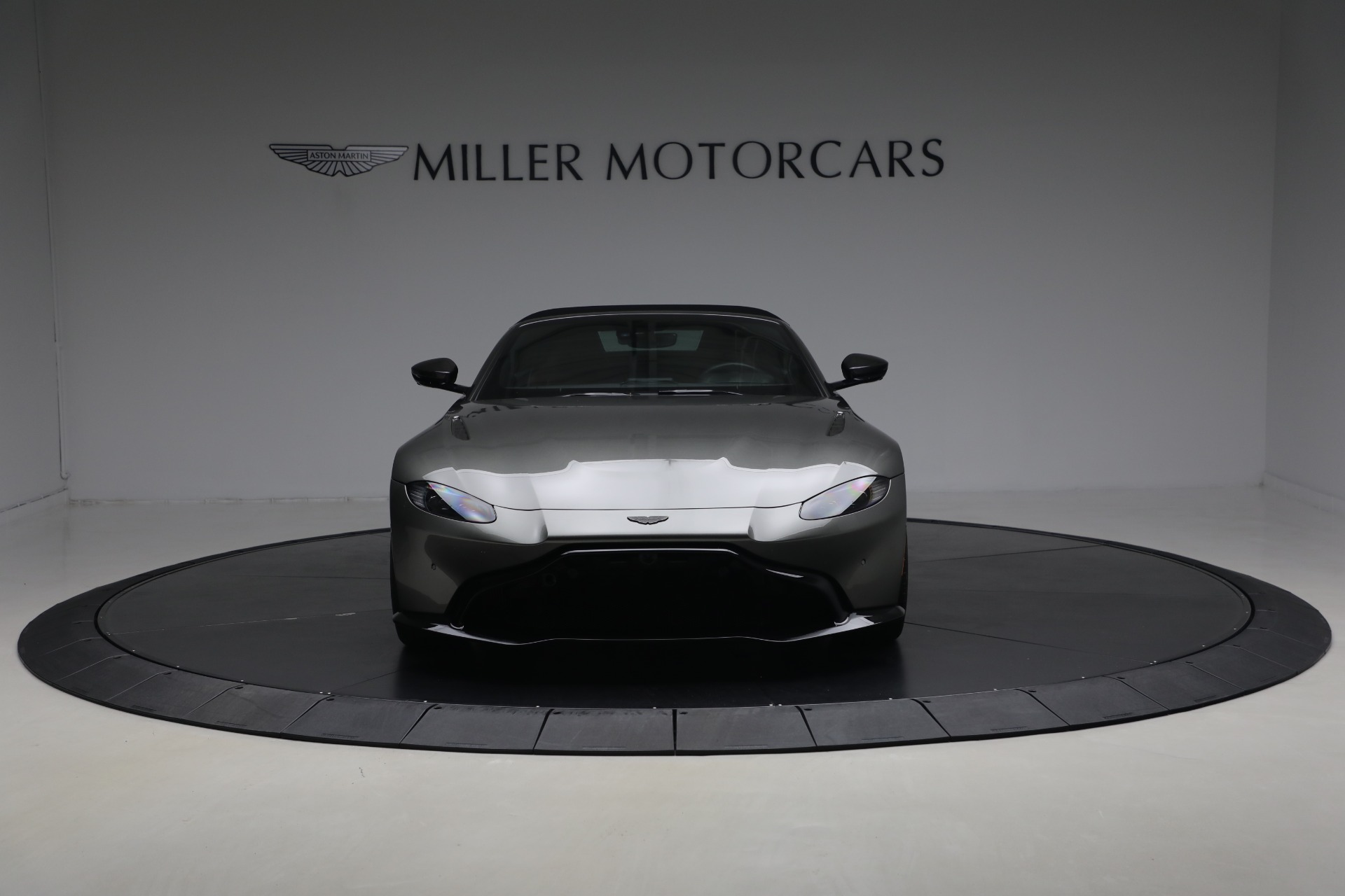 Used-2021-Aston-Martin-Vantage