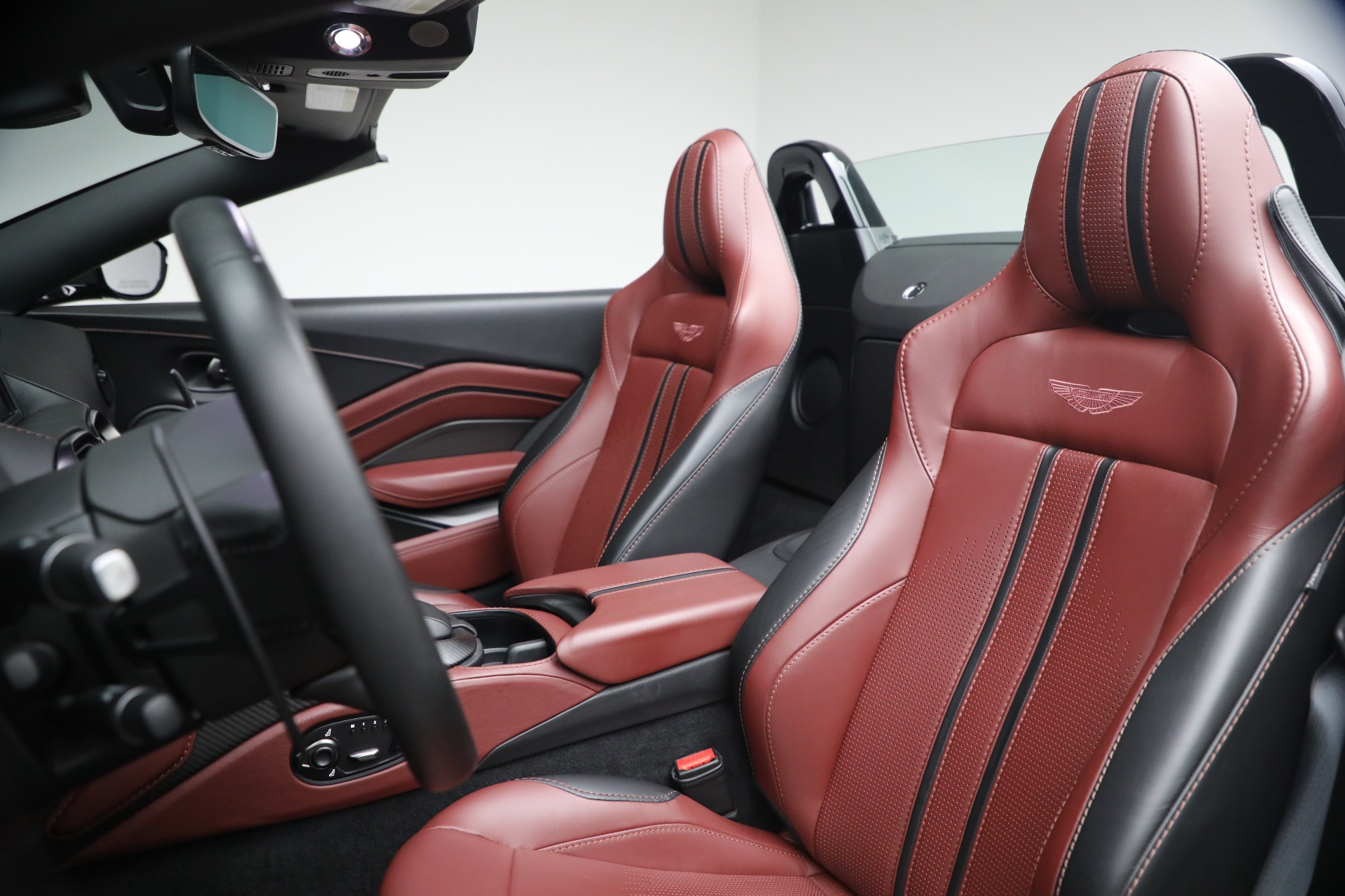 Used-2021-Aston-Martin-Vantage