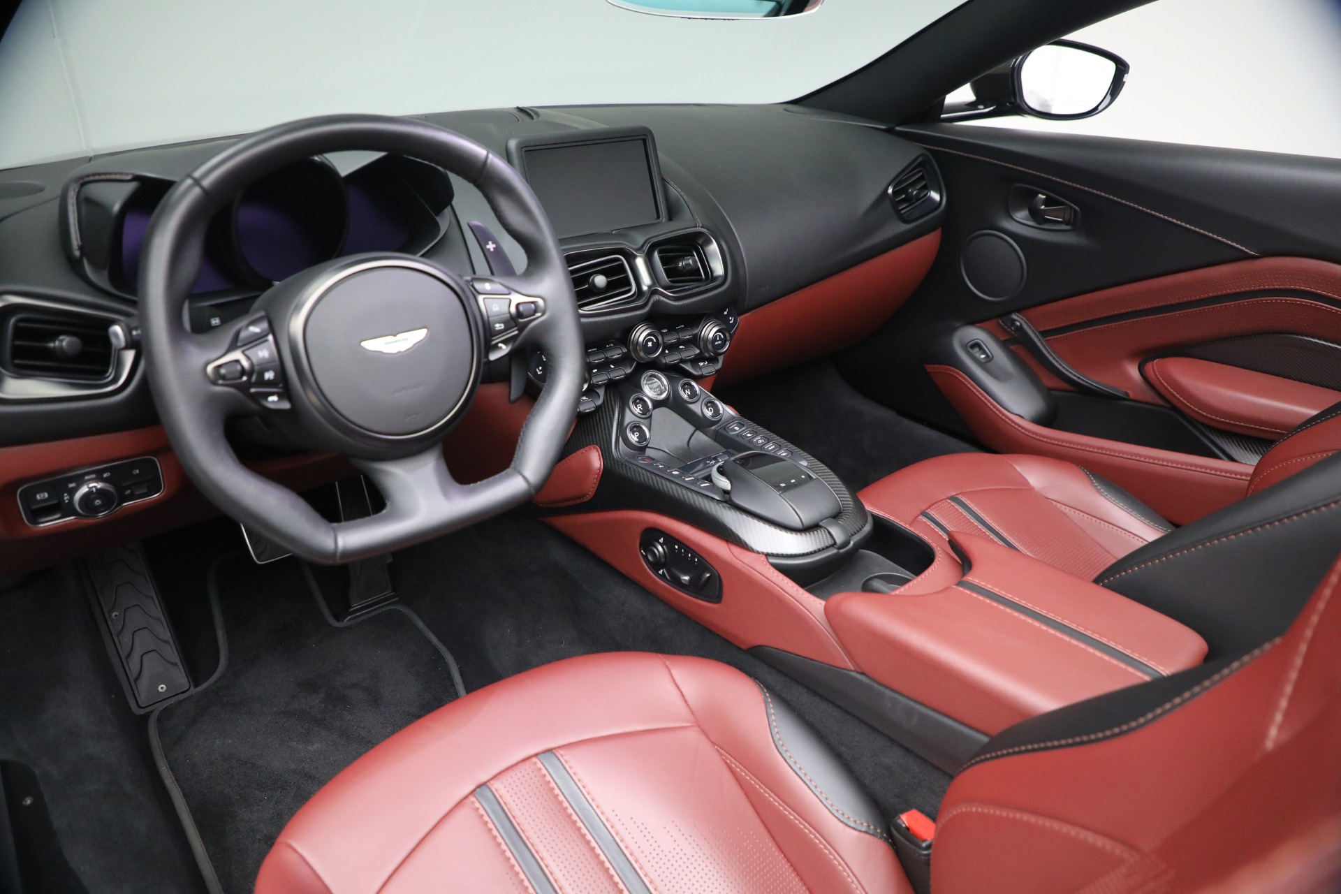 Used-2021-Aston-Martin-Vantage