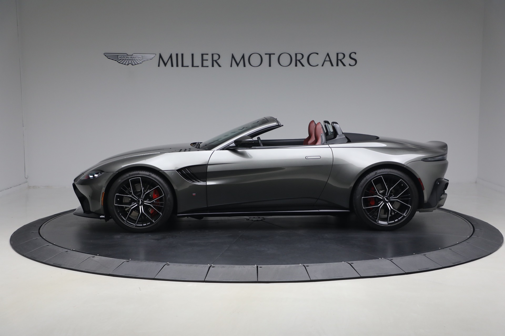 Used-2021-Aston-Martin-Vantage