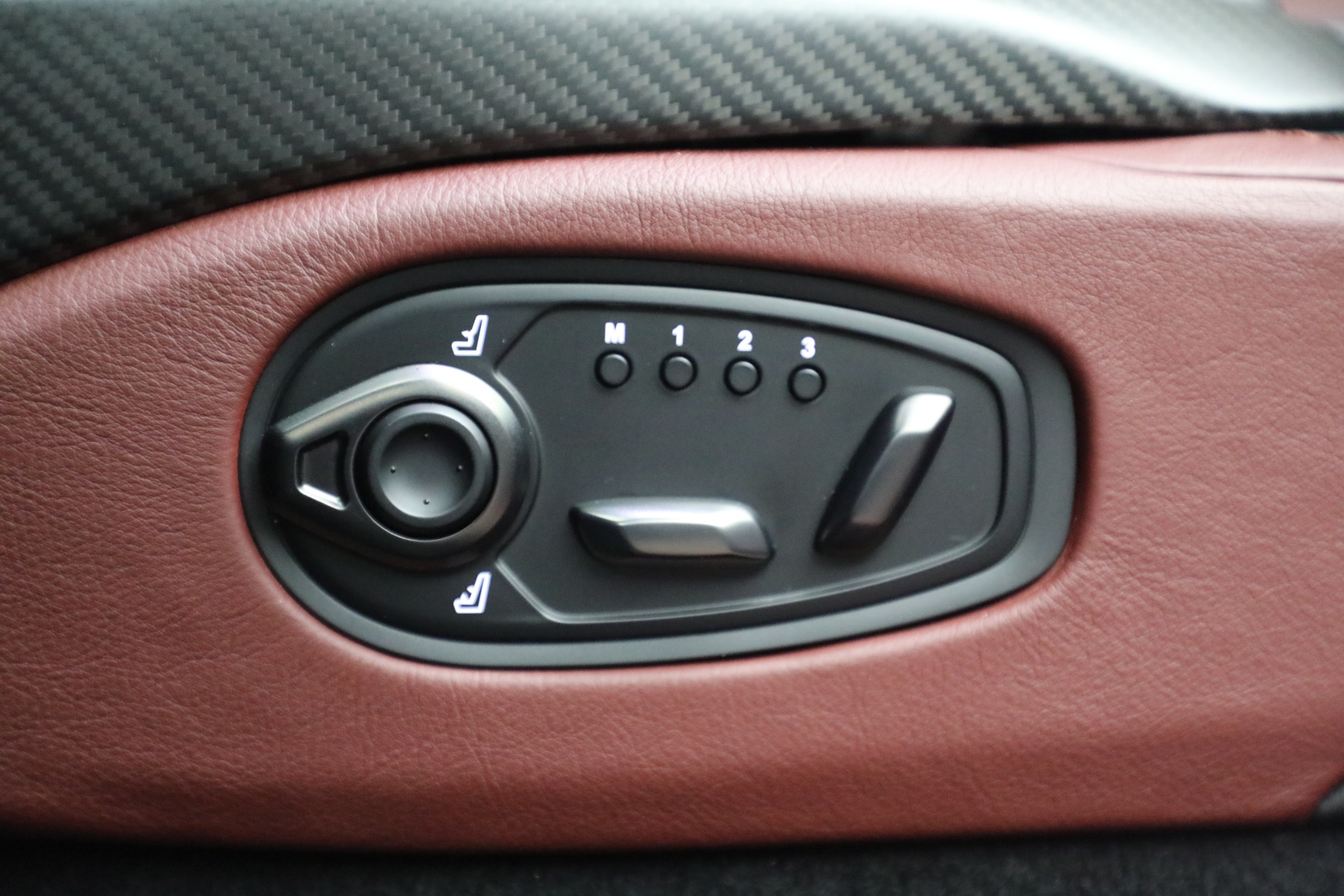 Used-2021-Aston-Martin-Vantage