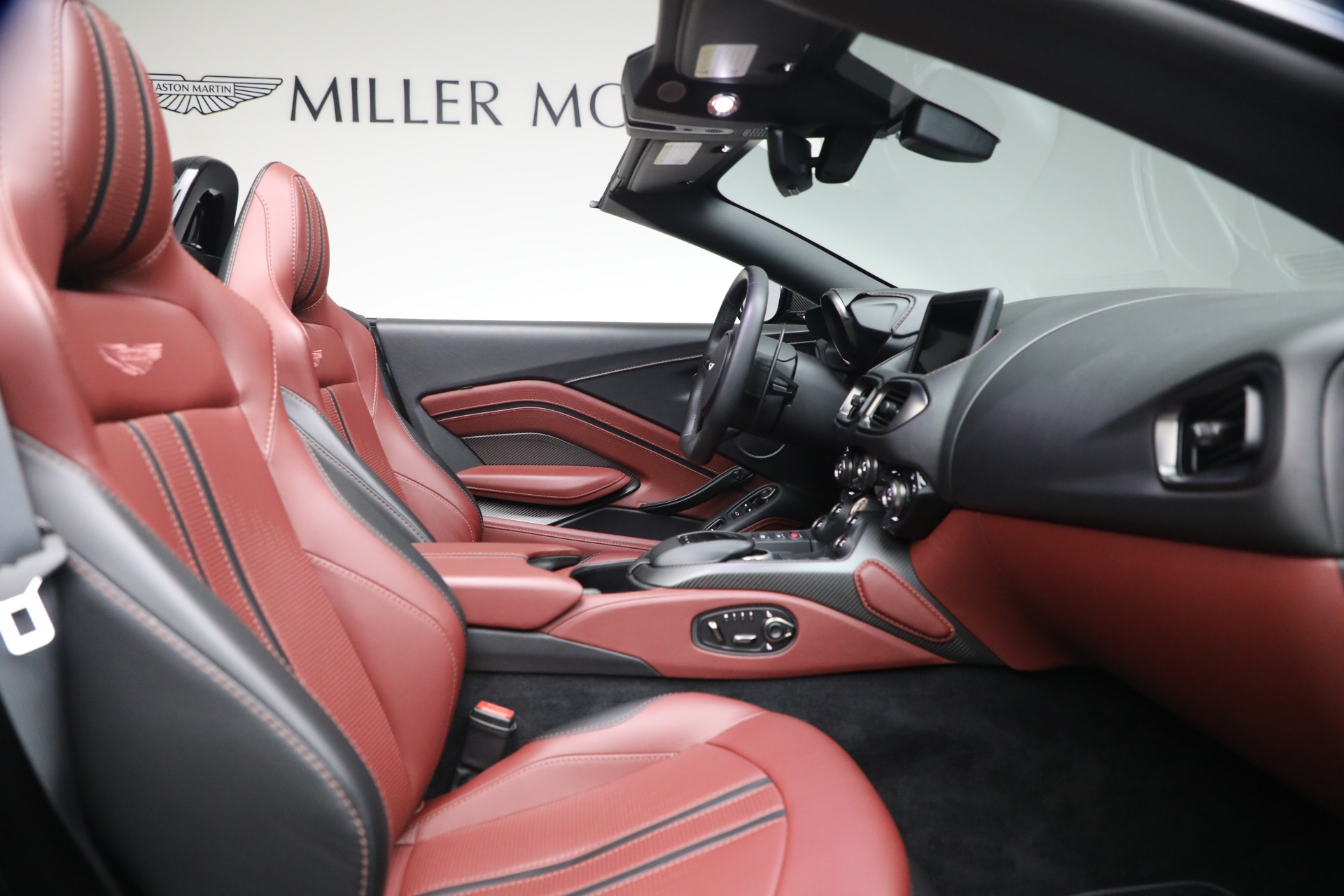 Used-2021-Aston-Martin-Vantage