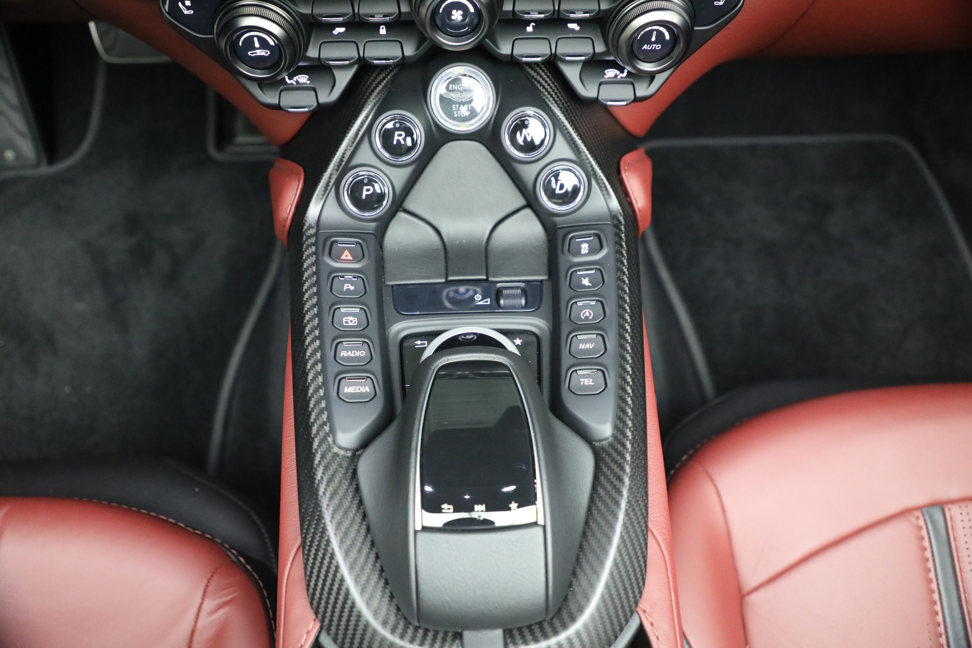 Used-2021-Aston-Martin-Vantage