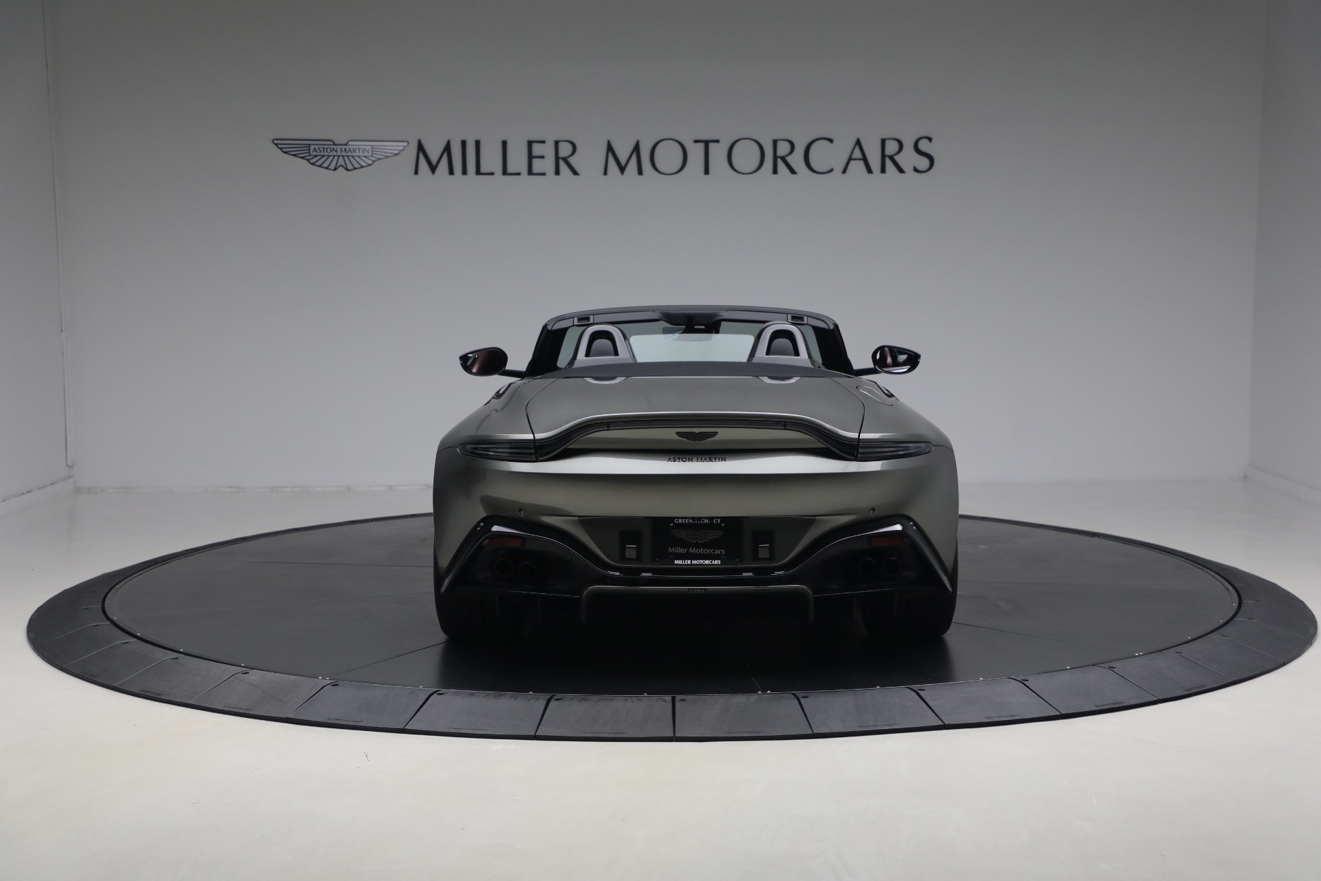 Used-2021-Aston-Martin-Vantage