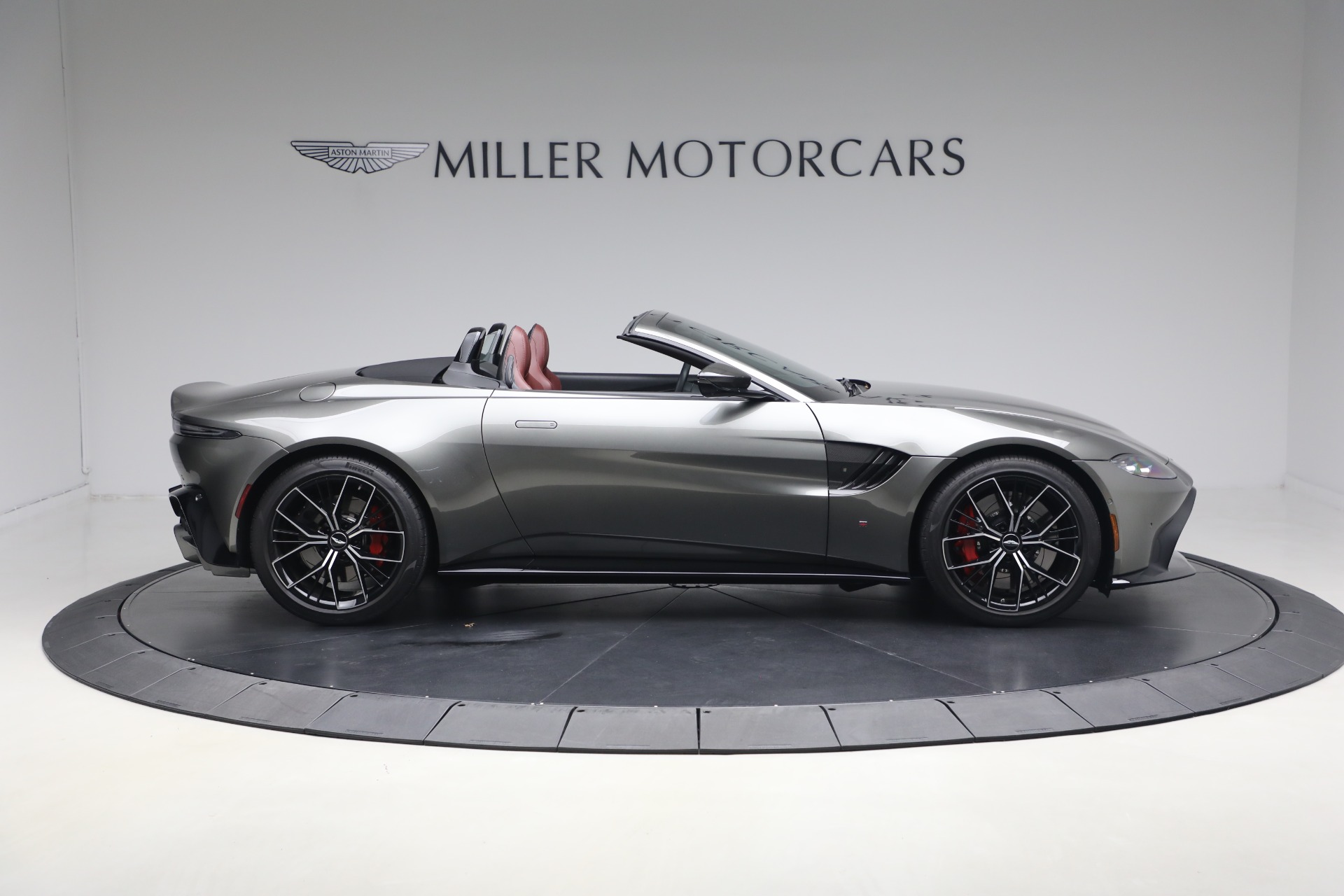 Used-2021-Aston-Martin-Vantage