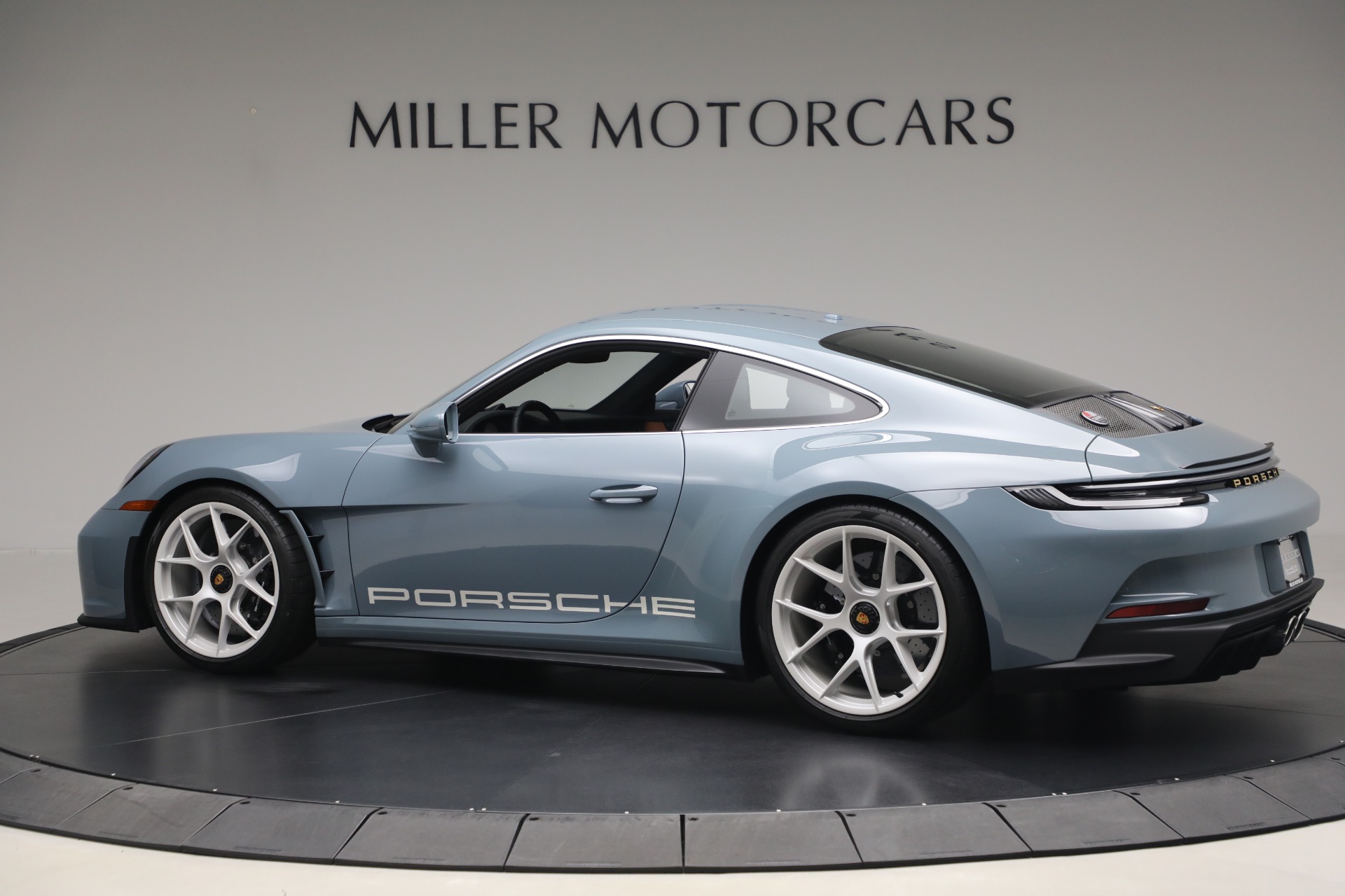 Used-2024-Porsche-911-S/T