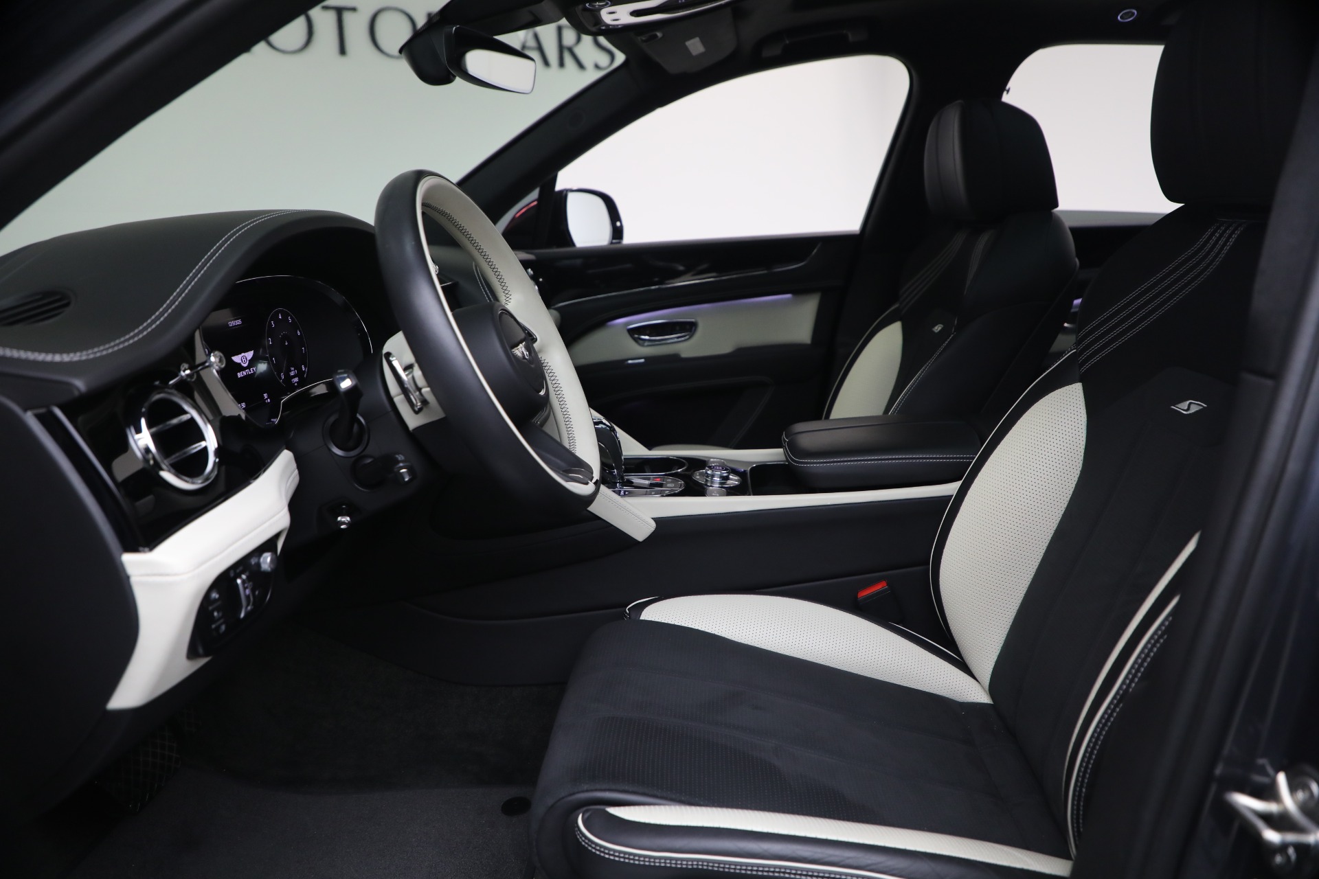 Used-2023-Bentley-Bentayga-S-V8